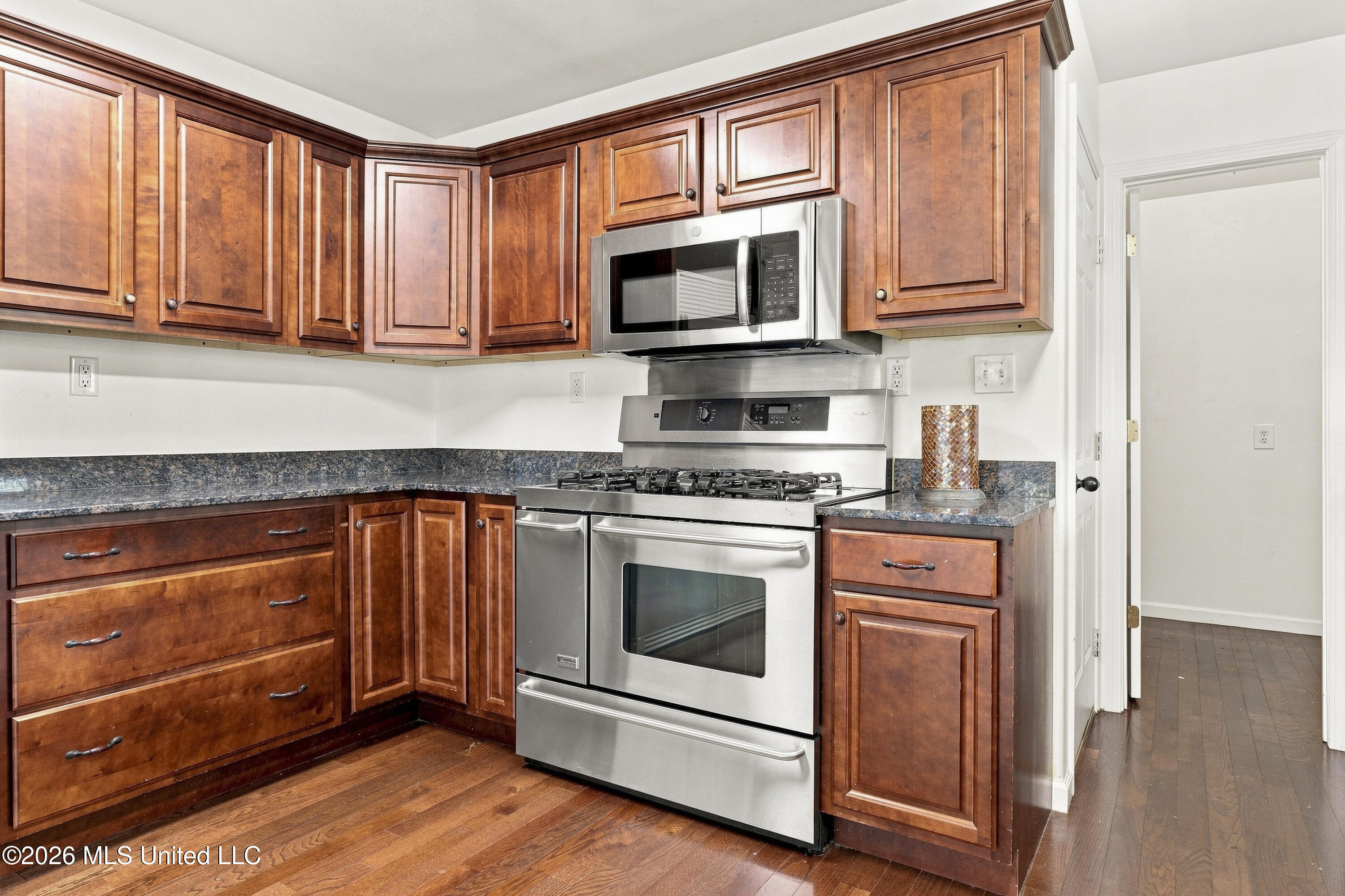 2119 E Simmons Bayou Drive Property Photo 18