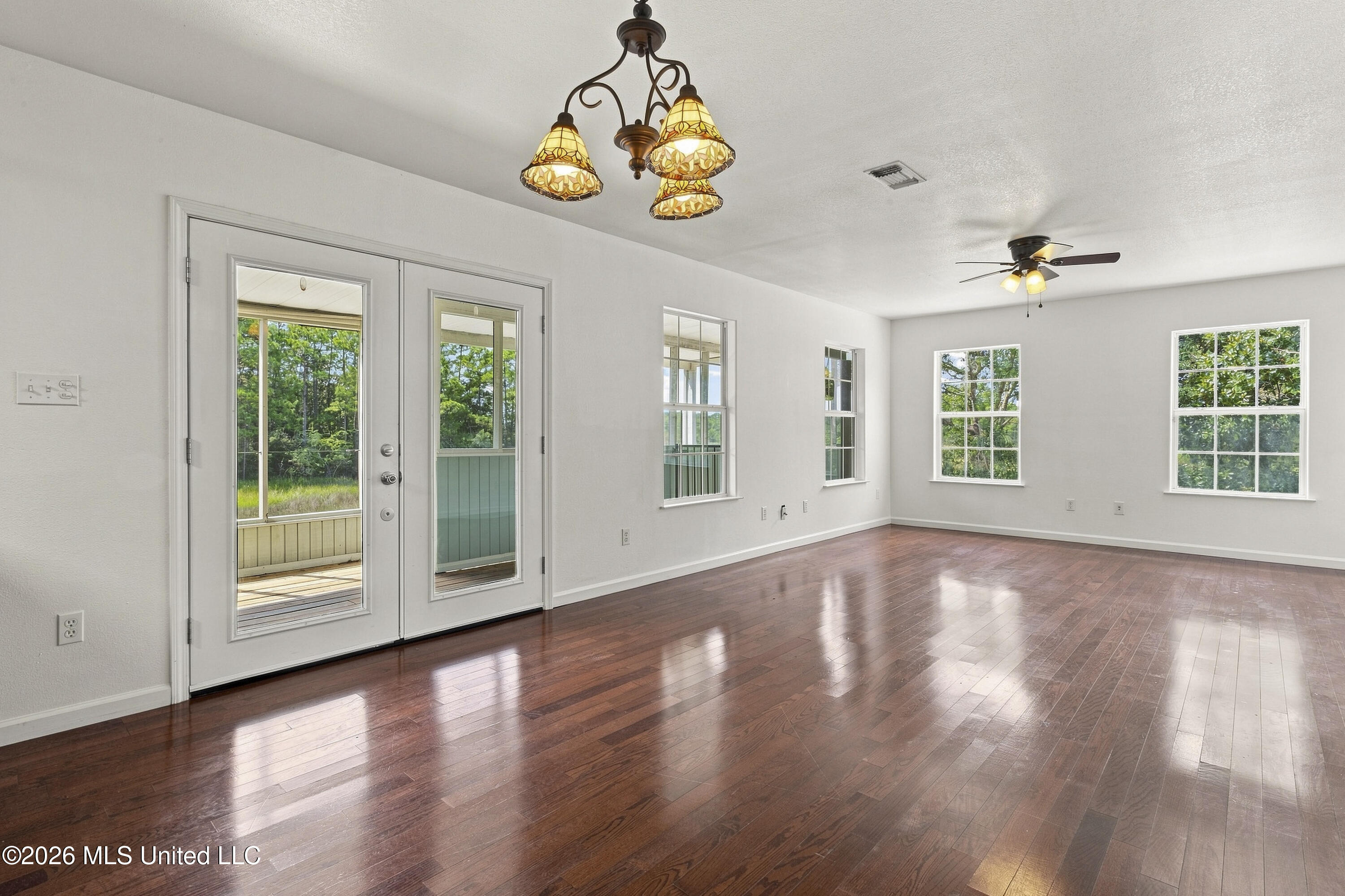 2119 E Simmons Bayou Drive Property Photo 21