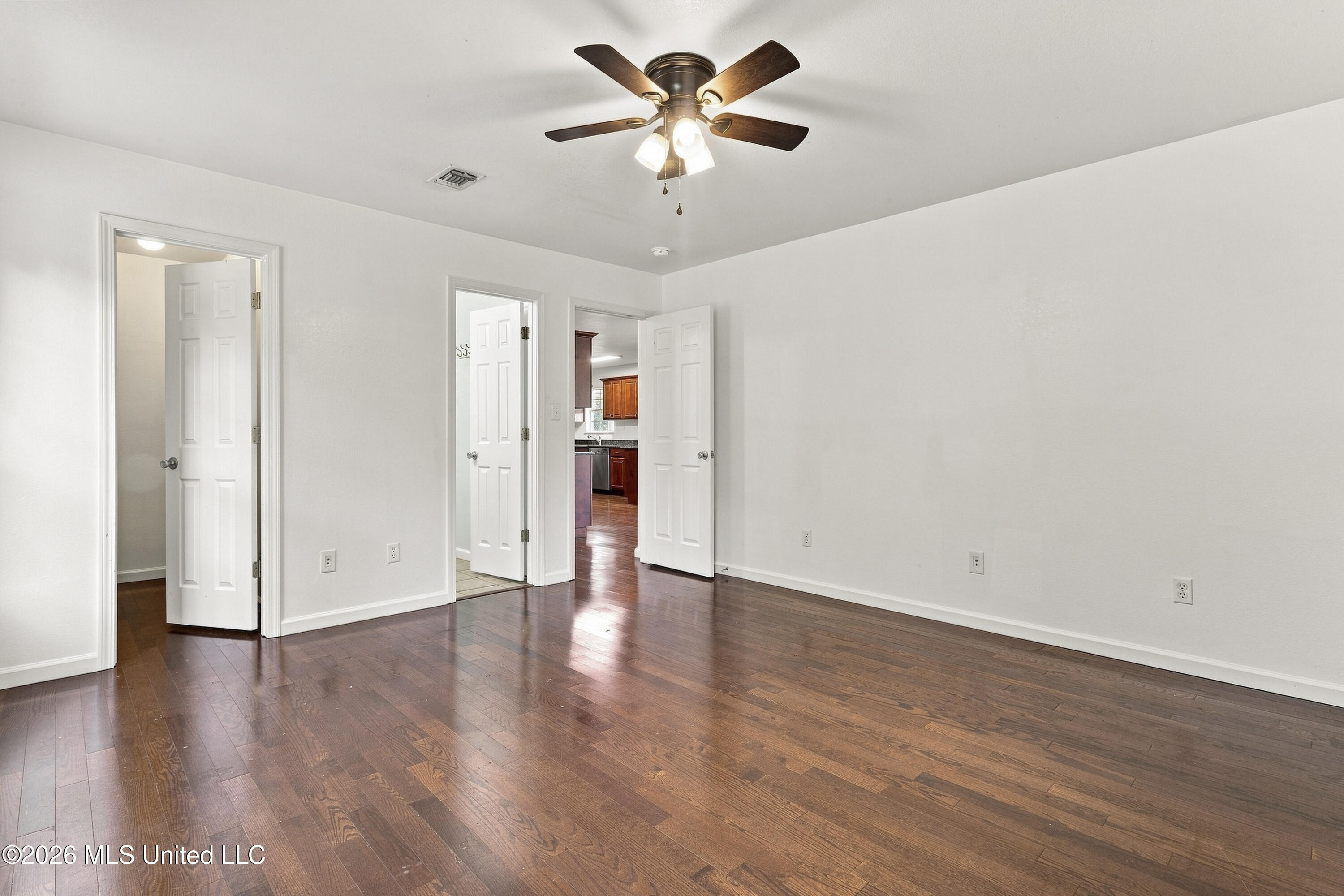 2119 E Simmons Bayou Drive Property Photo 22