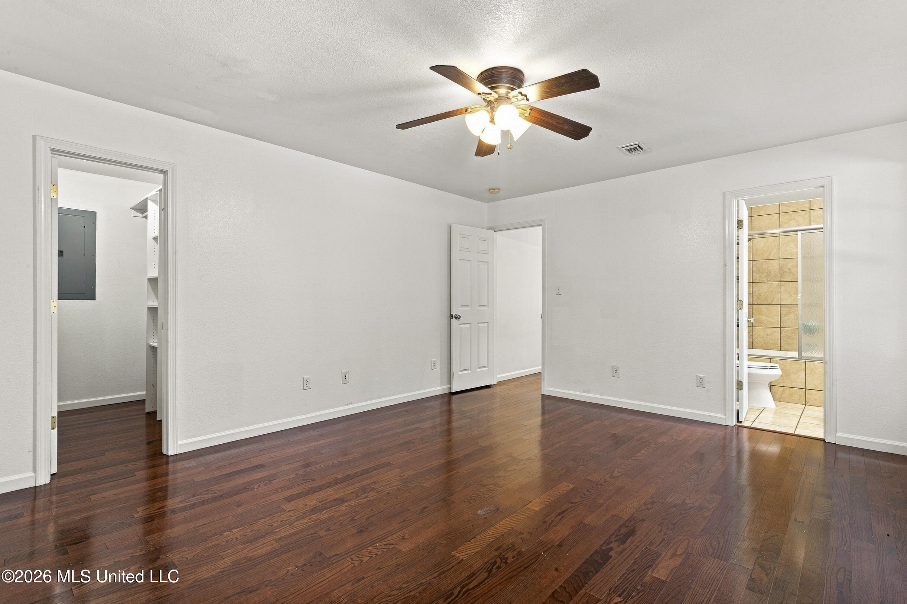 2119 E Simmons Bayou Drive Property Photo 26