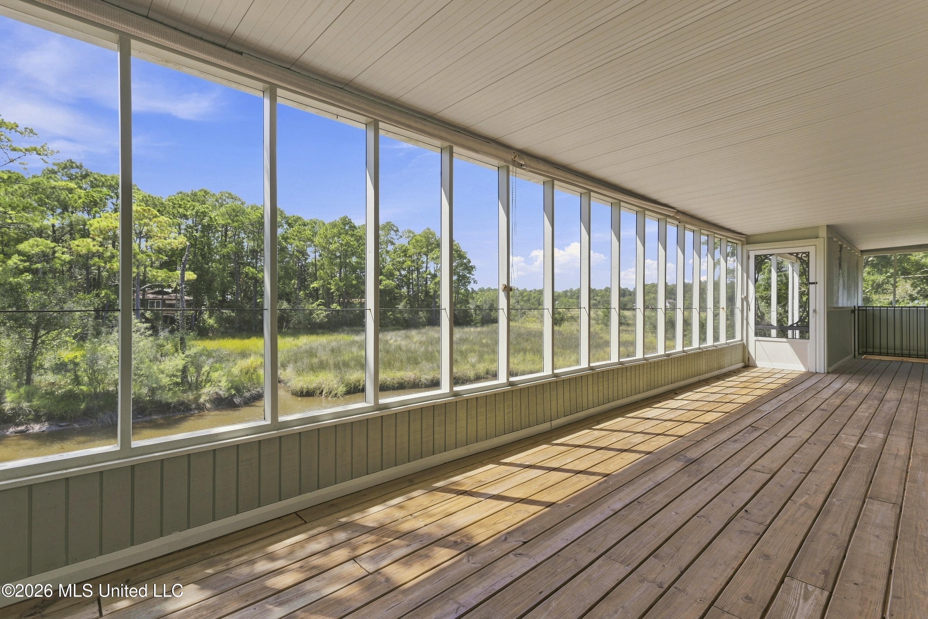 2119 E Simmons Bayou Drive Property Photo 30