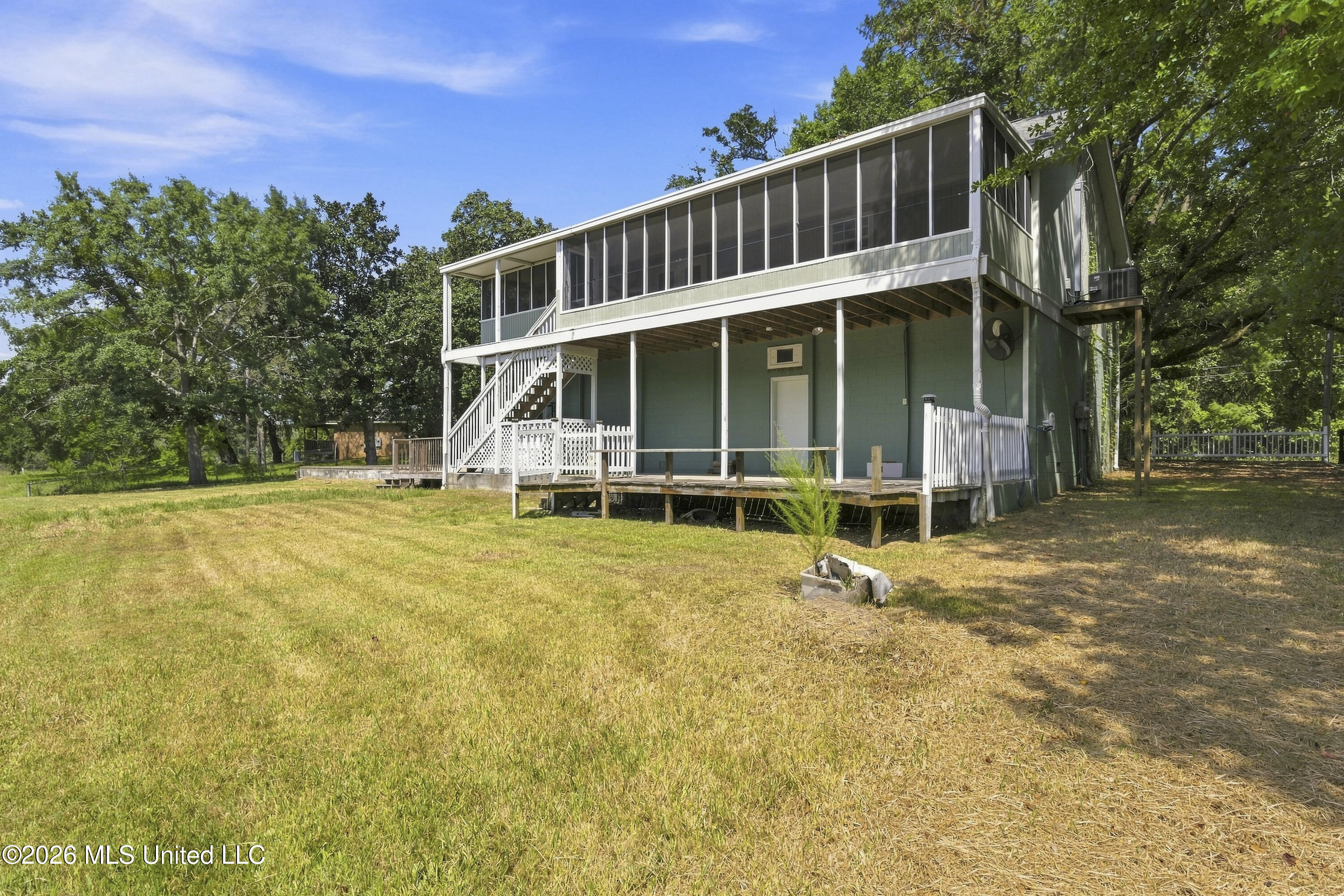 2119 E Simmons Bayou Drive Property Photo 37
