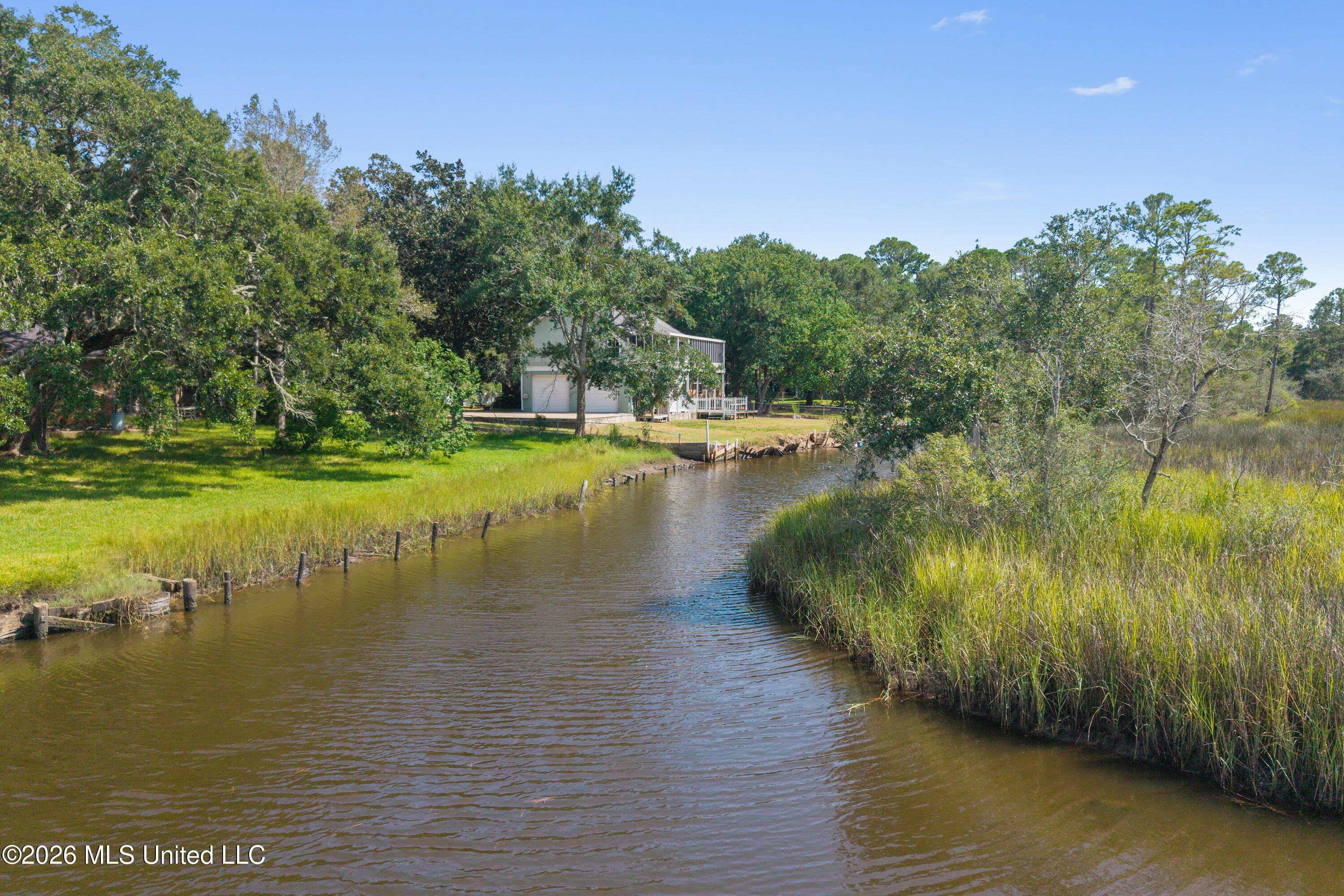 2119 E Simmons Bayou Drive Property Photo 39