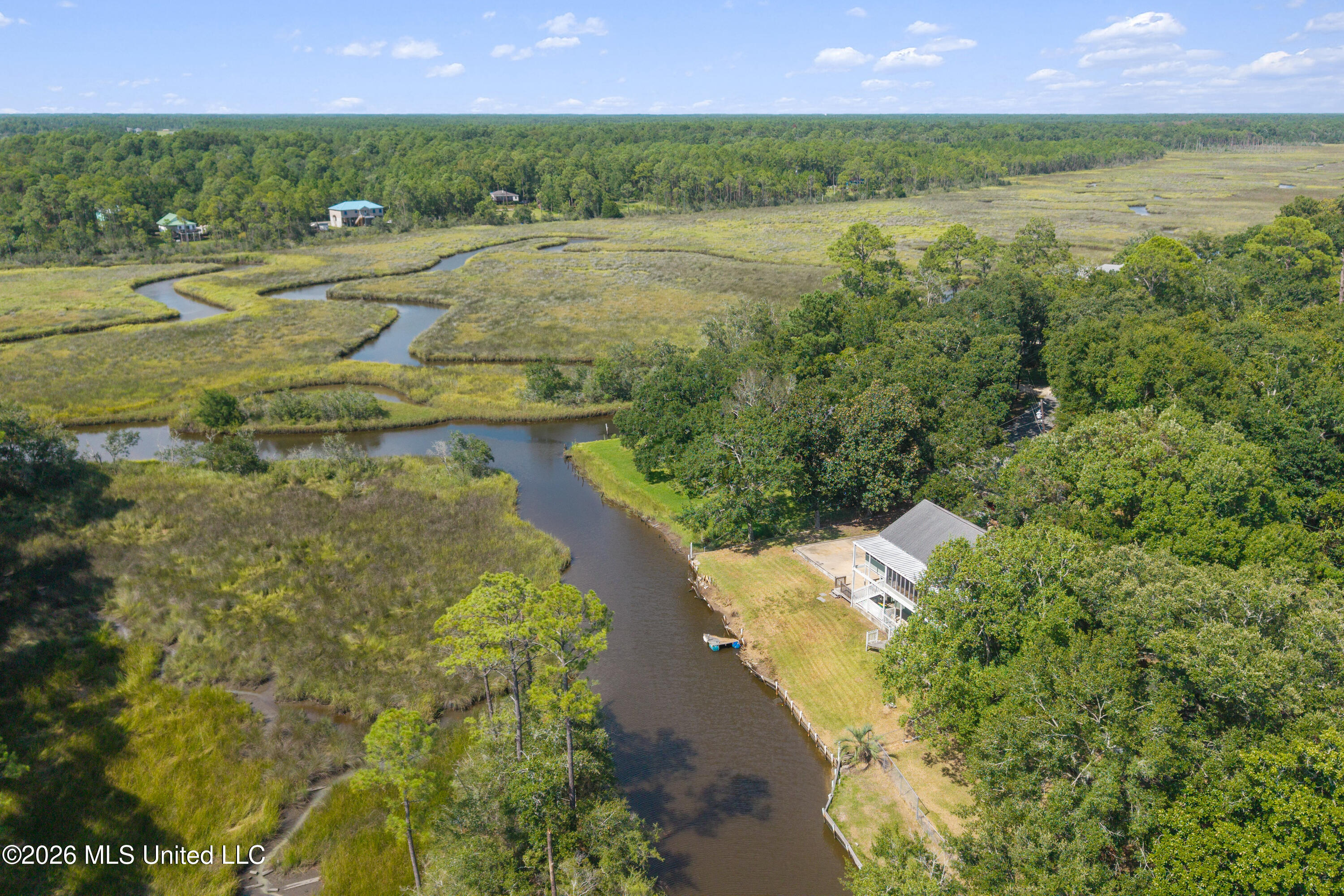 2119 E Simmons Bayou Drive Property Photo 41