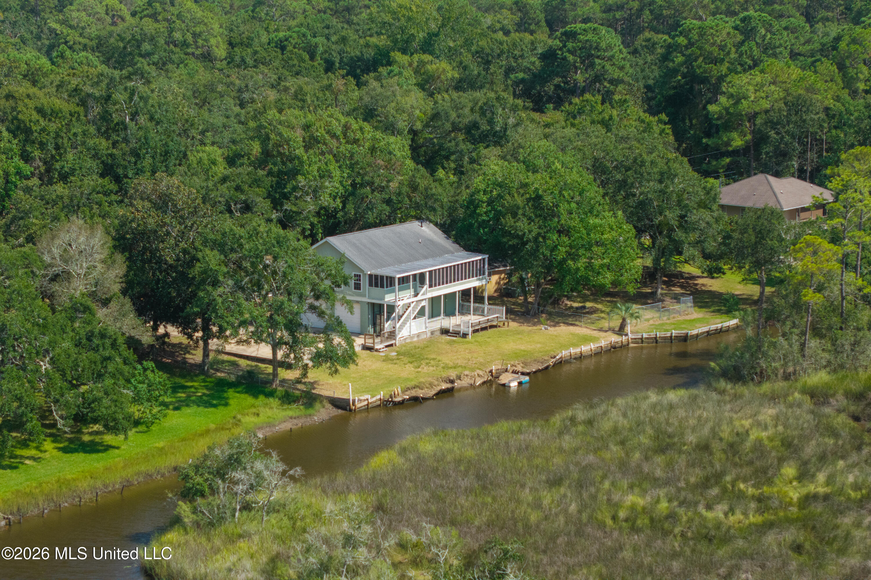 2119 E Simmons Bayou Drive Property Photo 42
