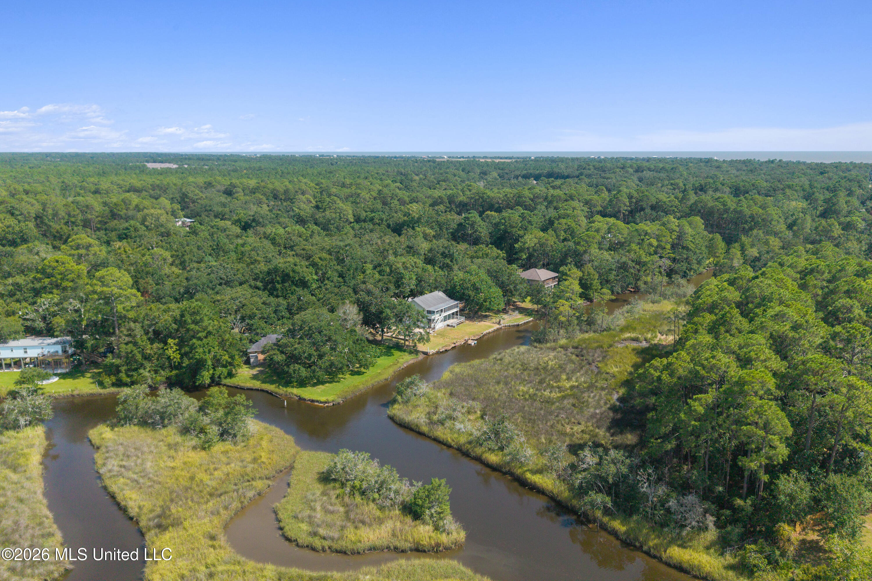 2119 E Simmons Bayou Drive Property Photo 48