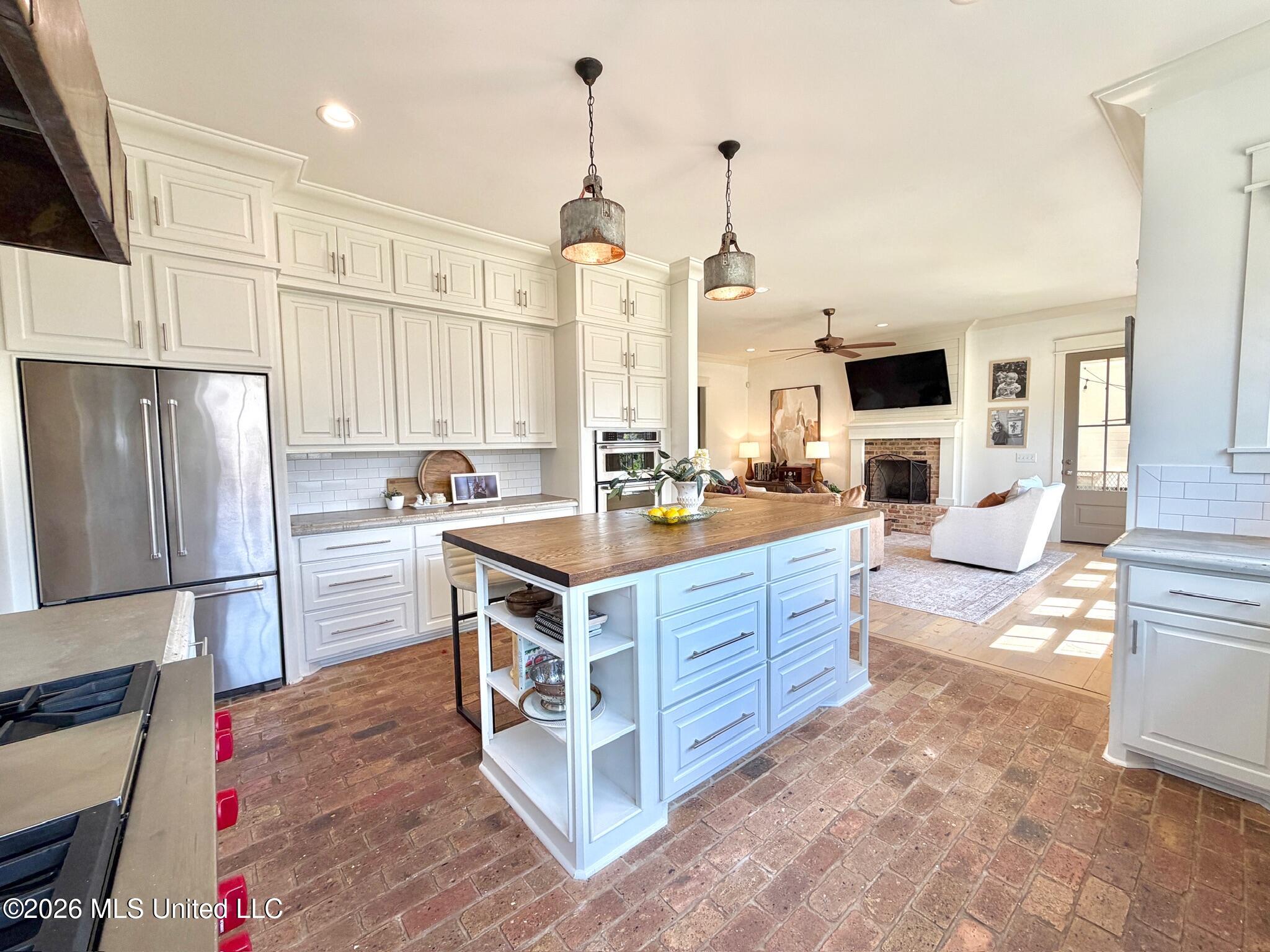 115 Republic Street Property Photo 28