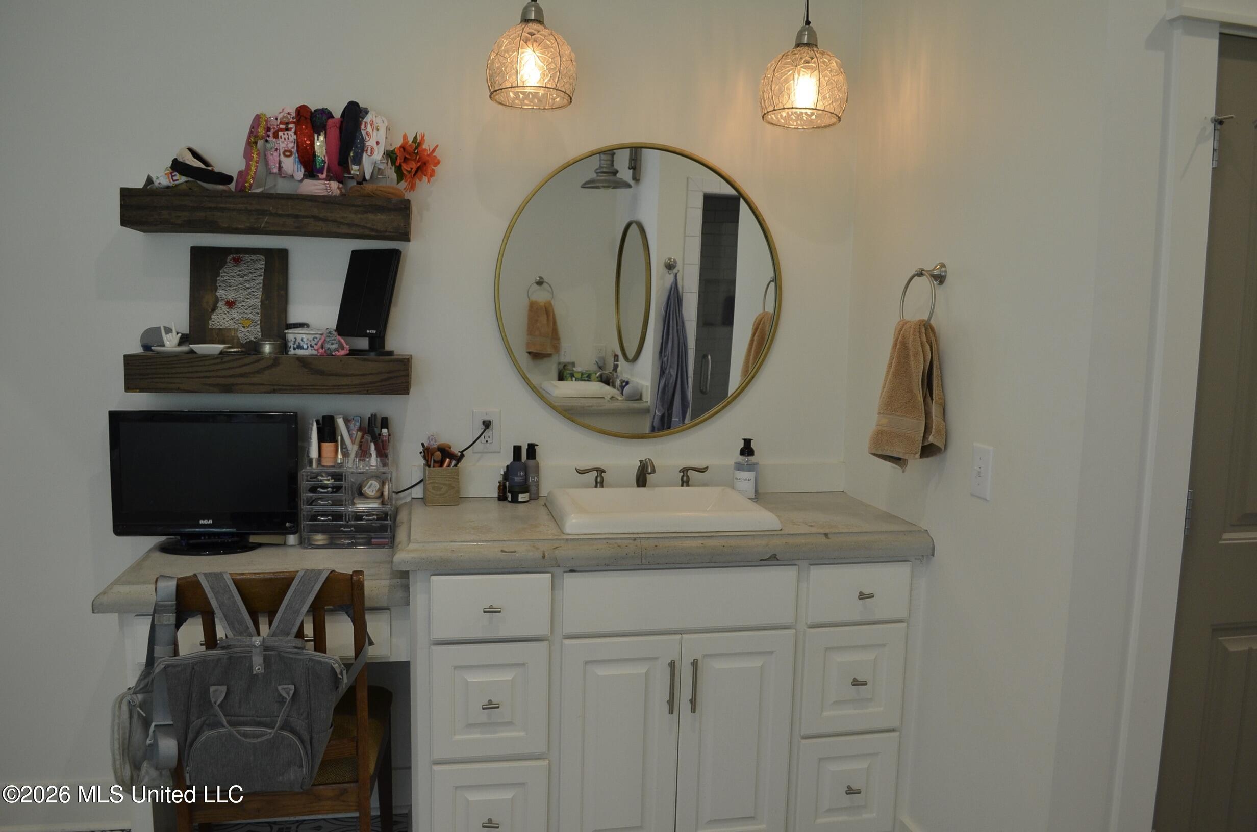 115 Republic Street Property Photo 44