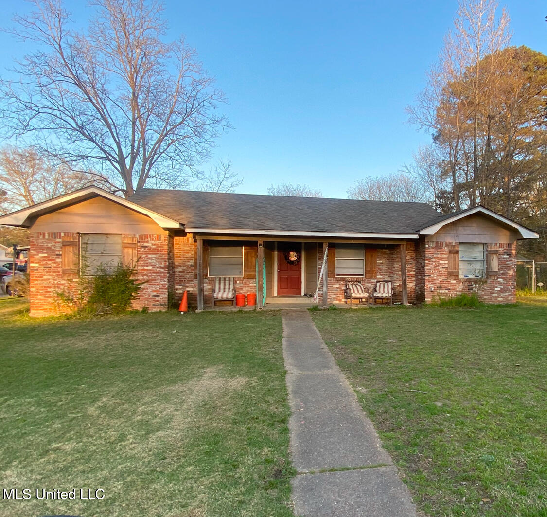 170 Belaire Drive Property Photo 1