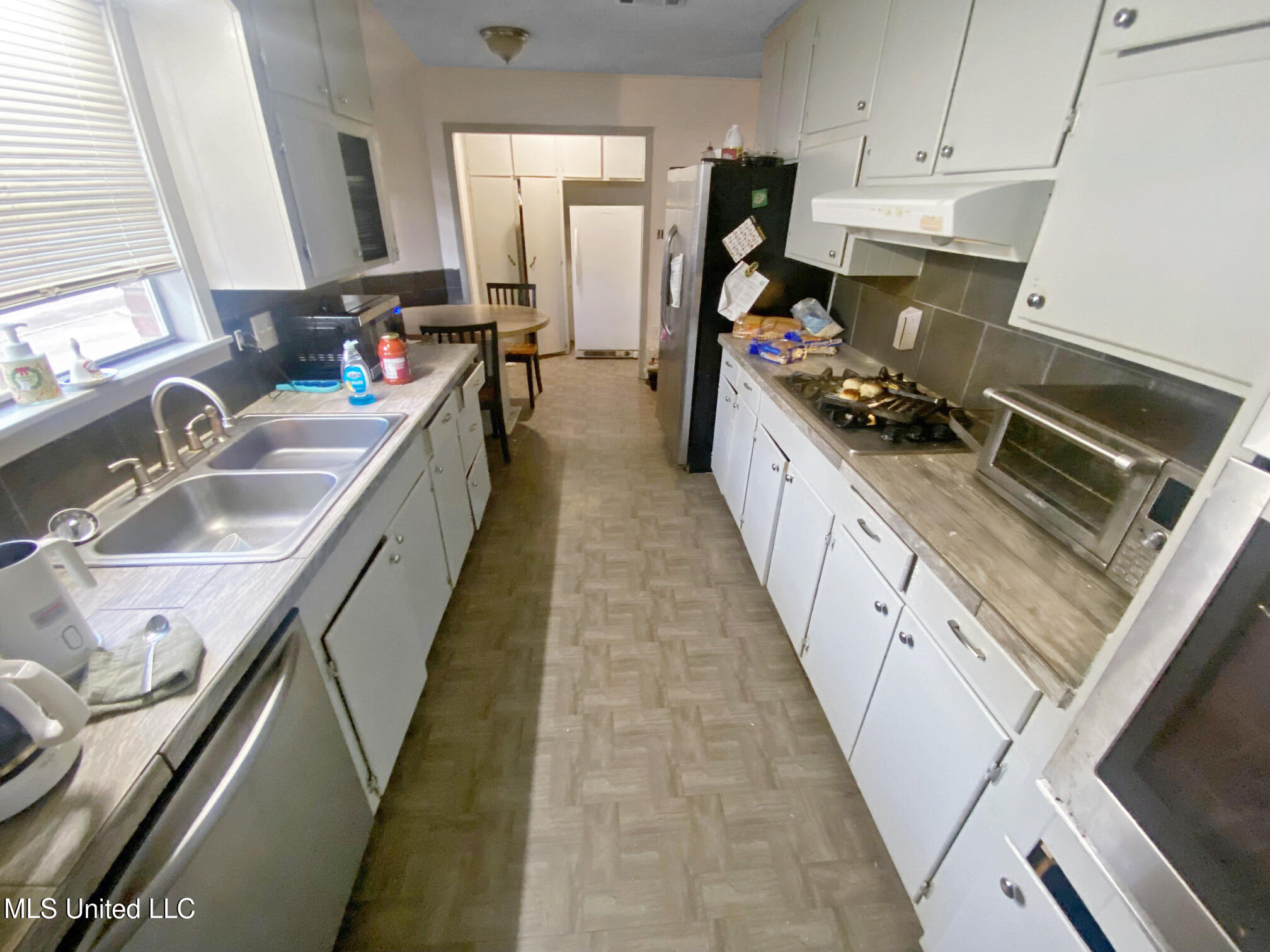 170 Belaire Drive Property Photo 3
