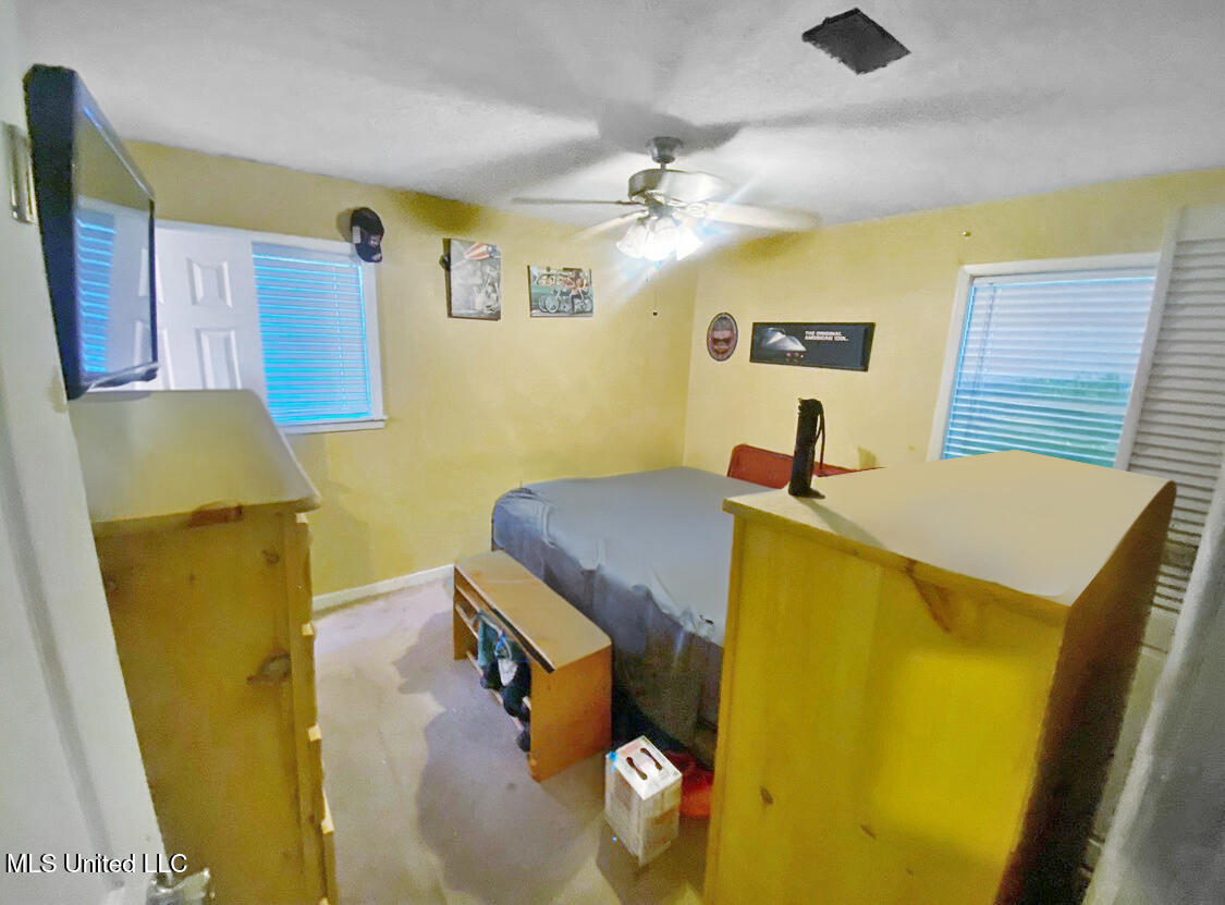 170 Belaire Drive Property Photo 4