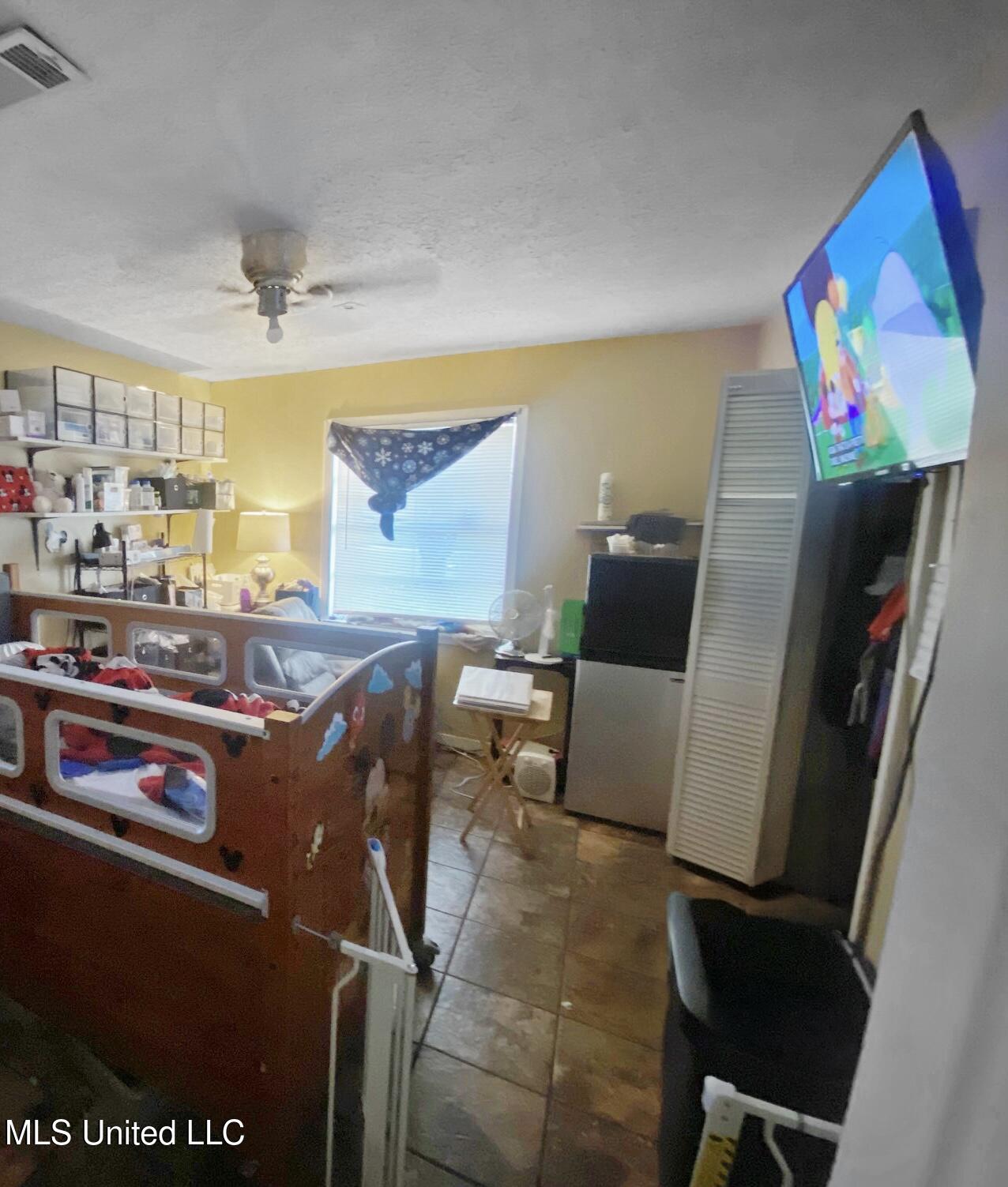 170 Belaire Drive Property Photo 6