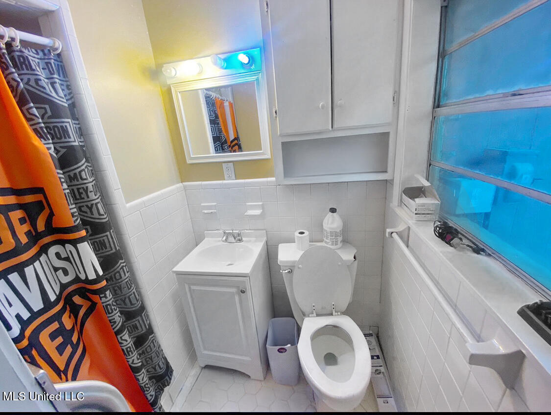 170 Belaire Drive Property Photo 9