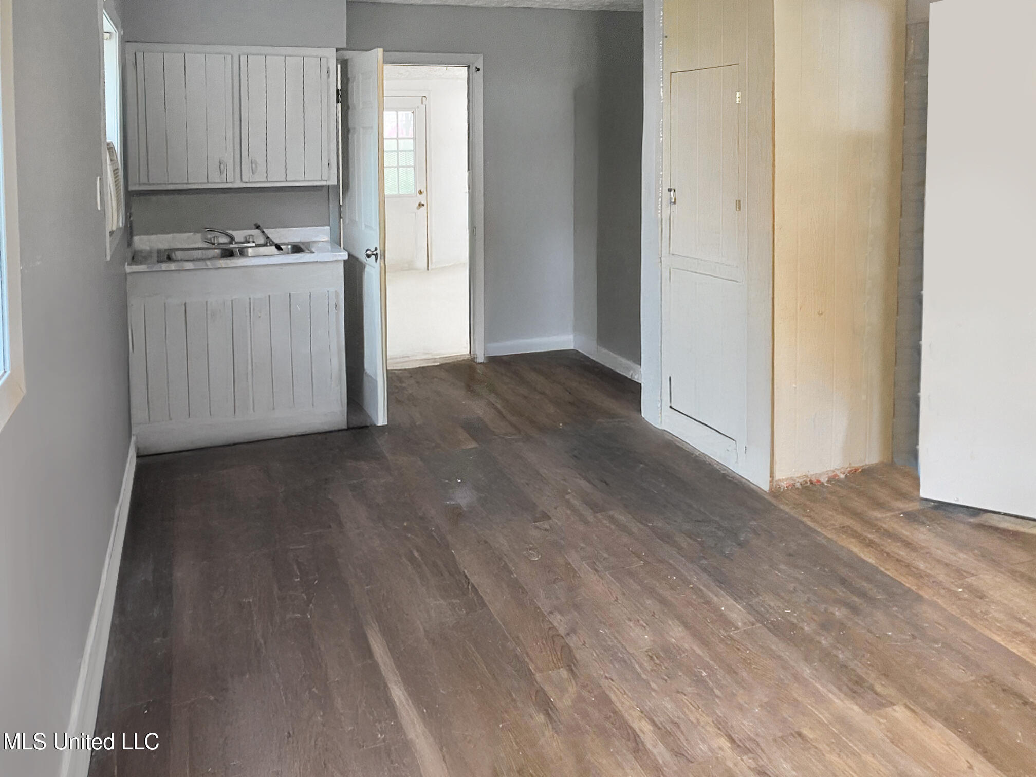 170 Belaire Drive Property Photo 10