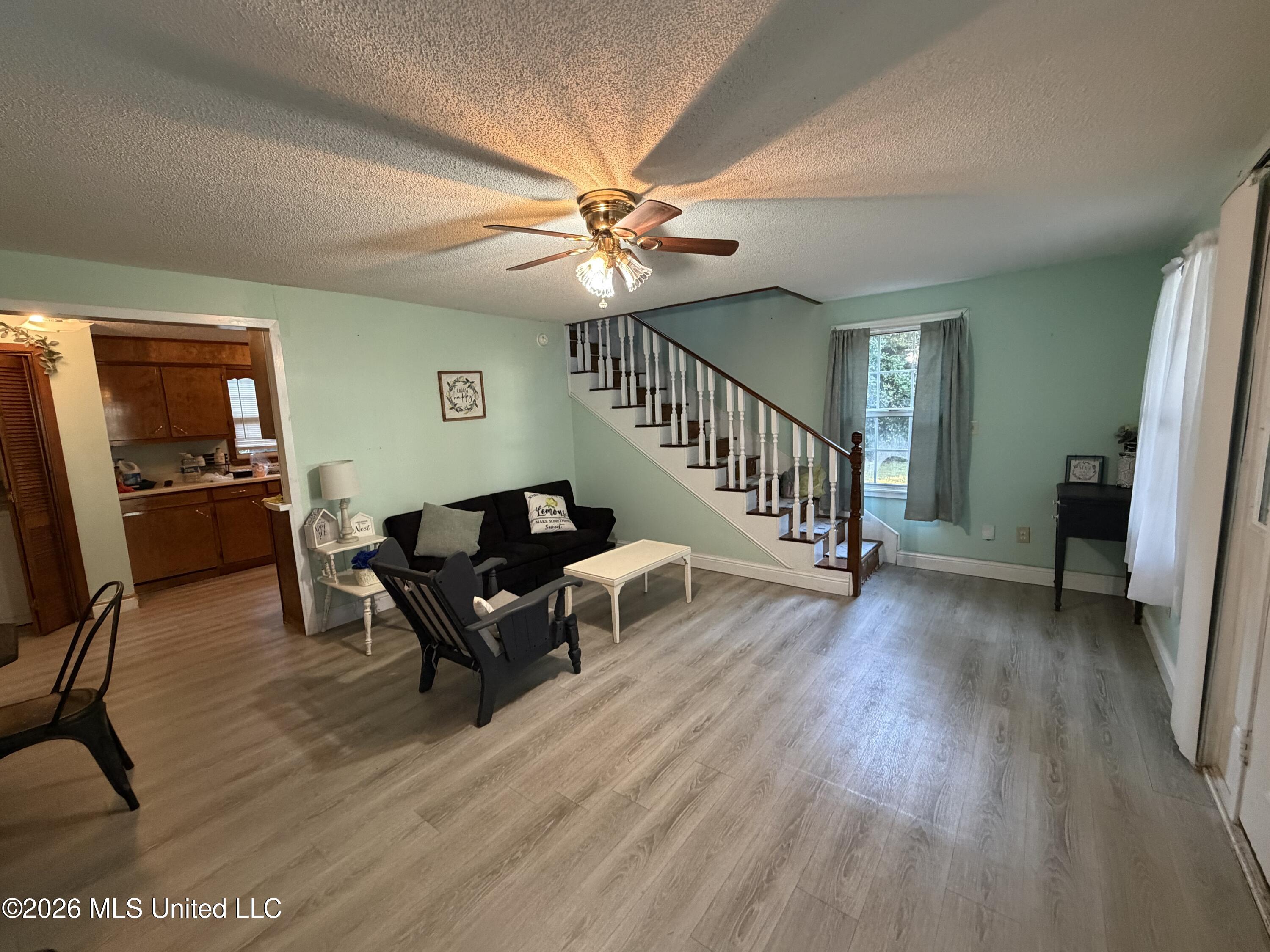 859 Mill Street Property Photo 4