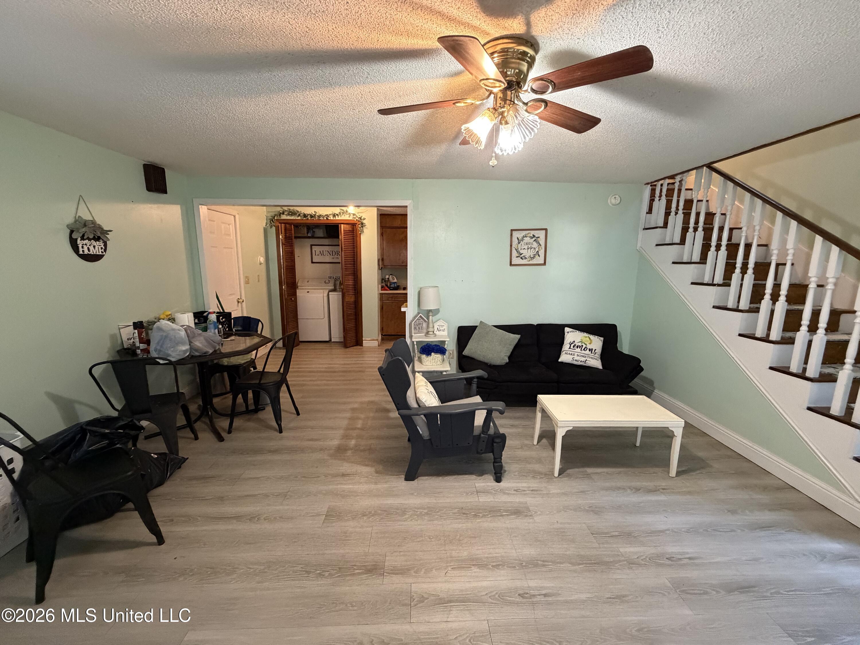 859 Mill Street Property Photo 5