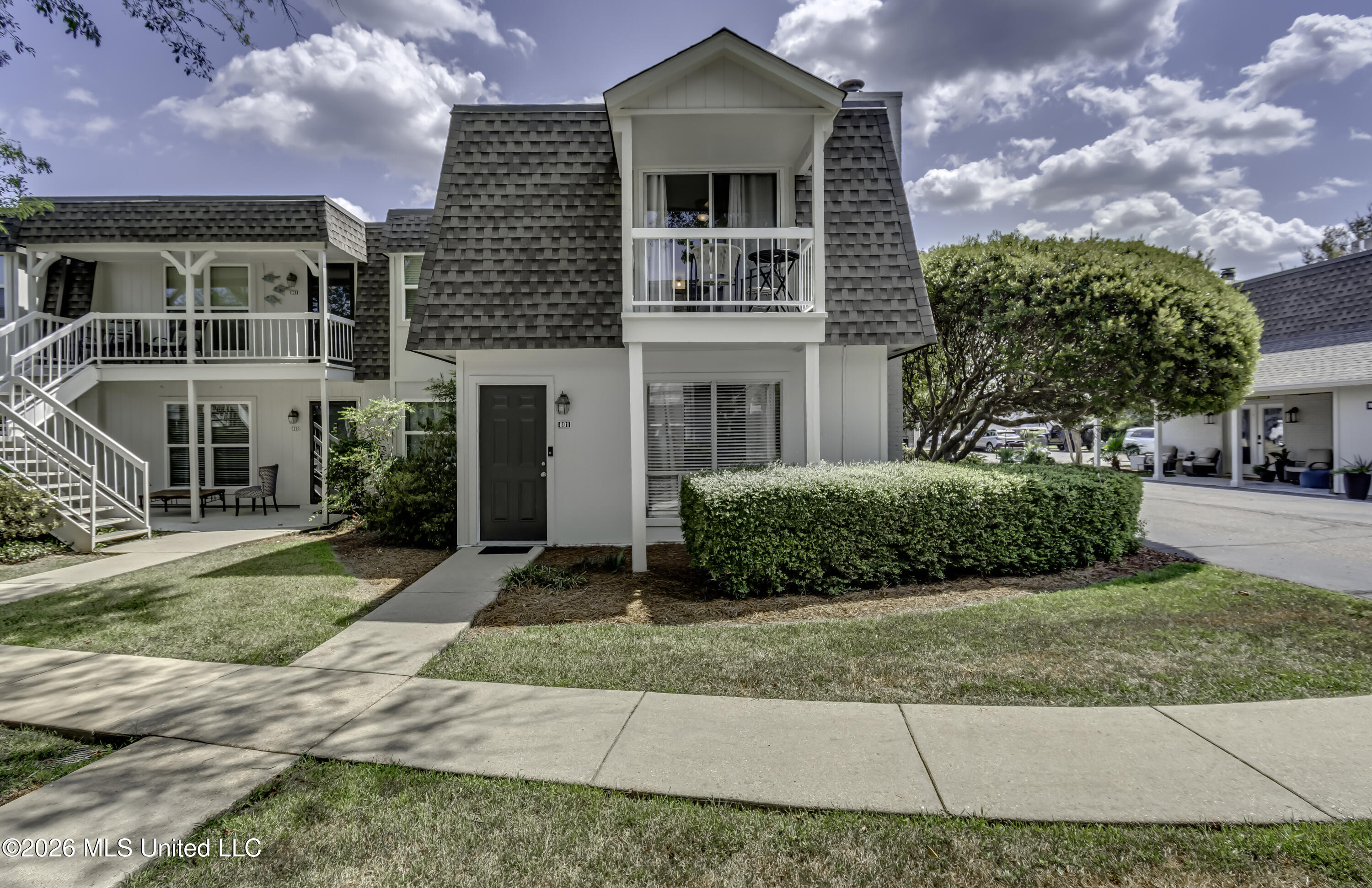 550 Post Road Property Photo 1