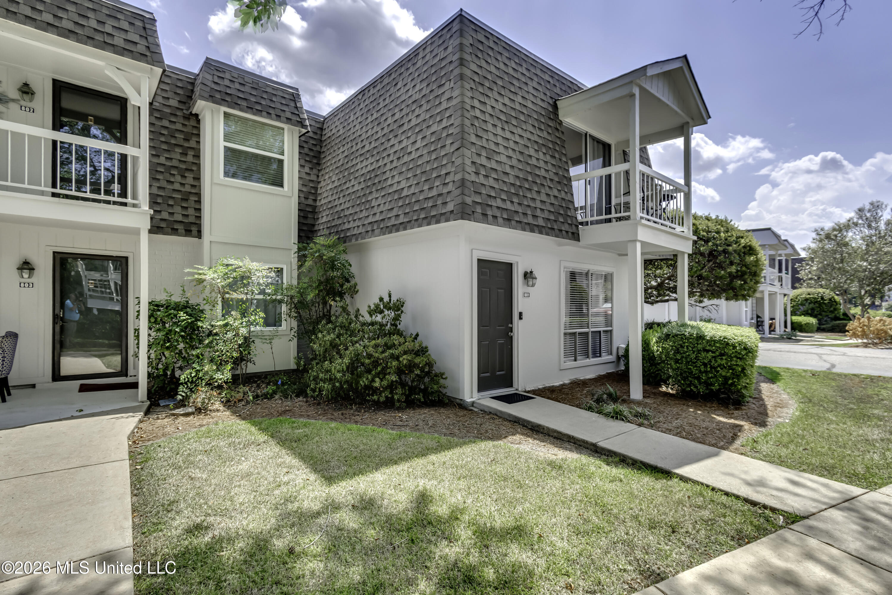 550 Post Road Property Photo 2