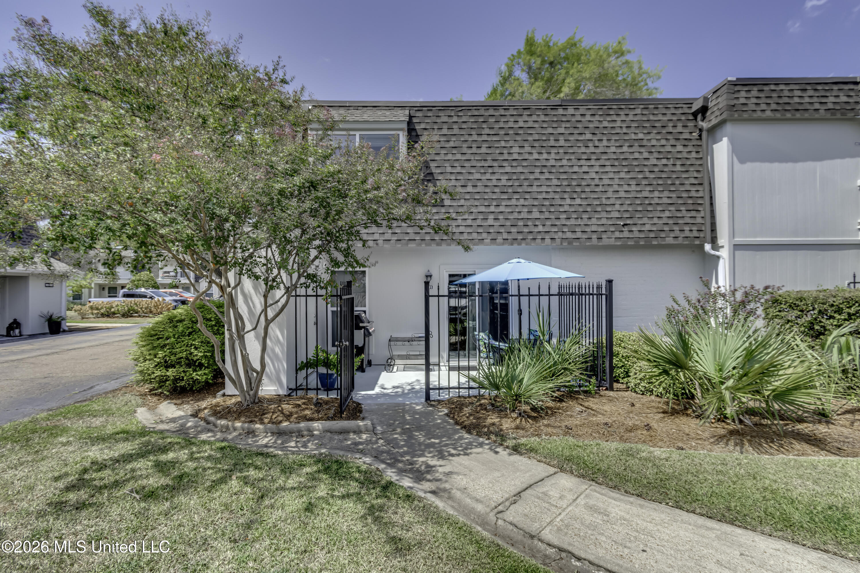 550 Post Road Property Photo 6