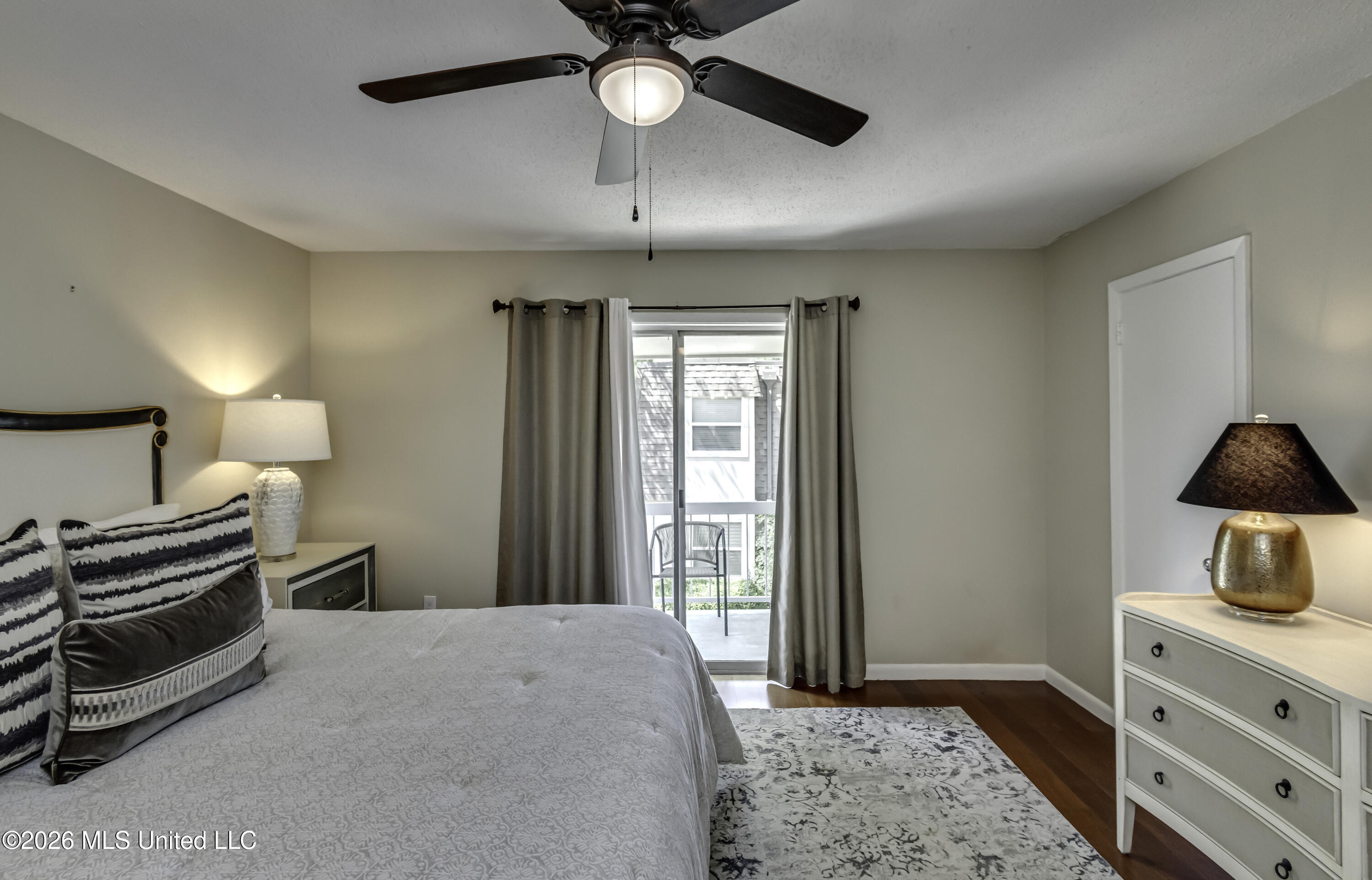 550 Post Road Property Photo 32