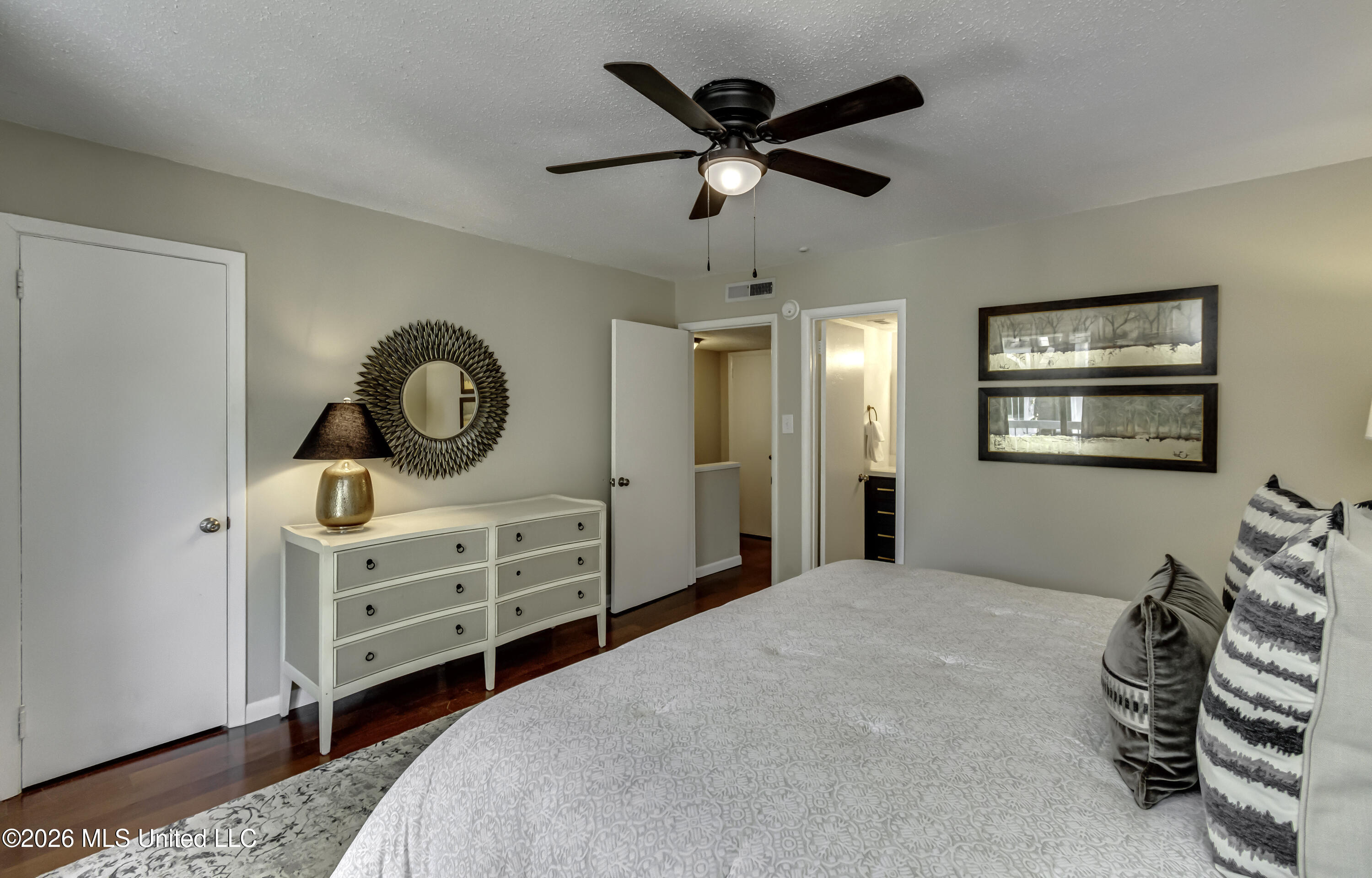 550 Post Road Property Photo 33