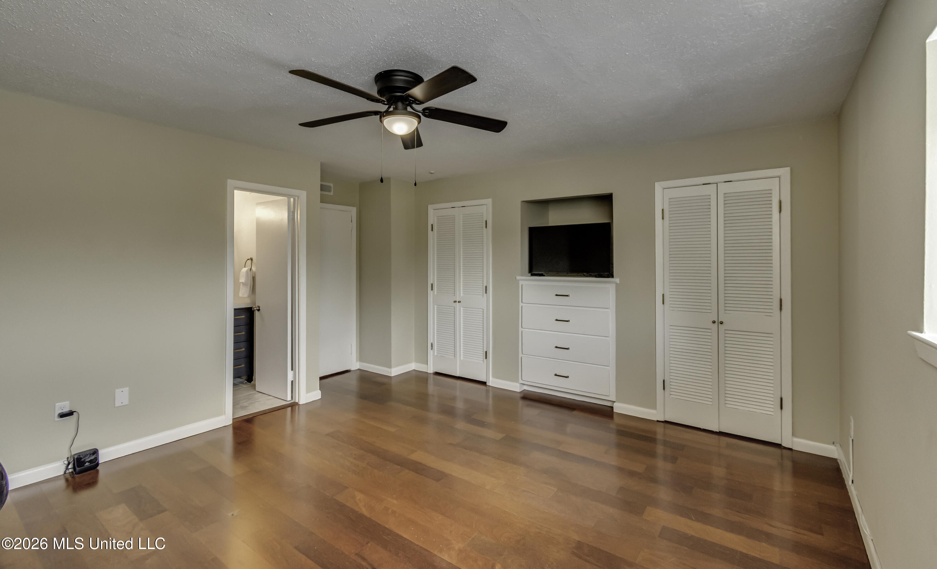 550 Post Road Property Photo 34