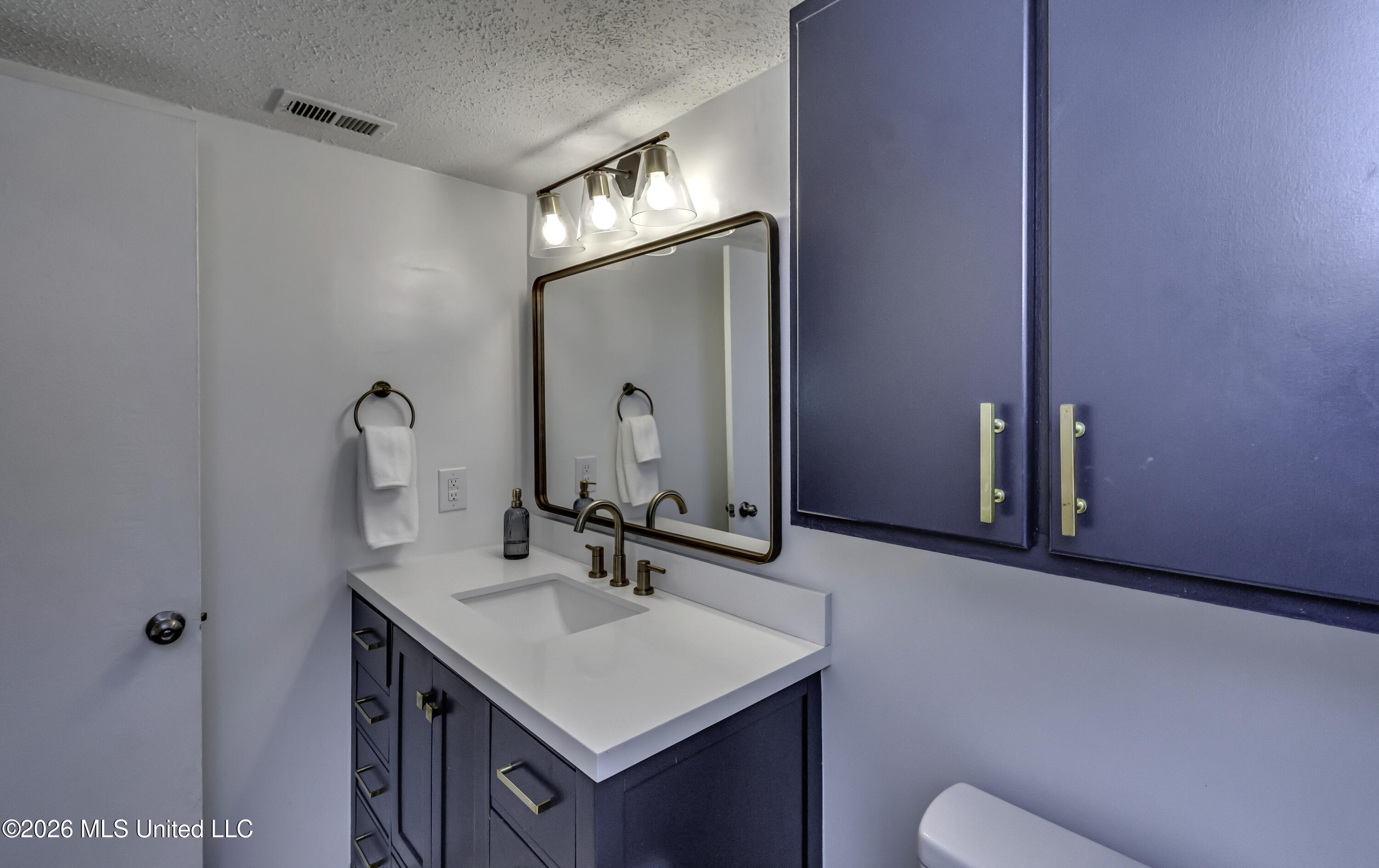 550 Post Road Property Photo 39
