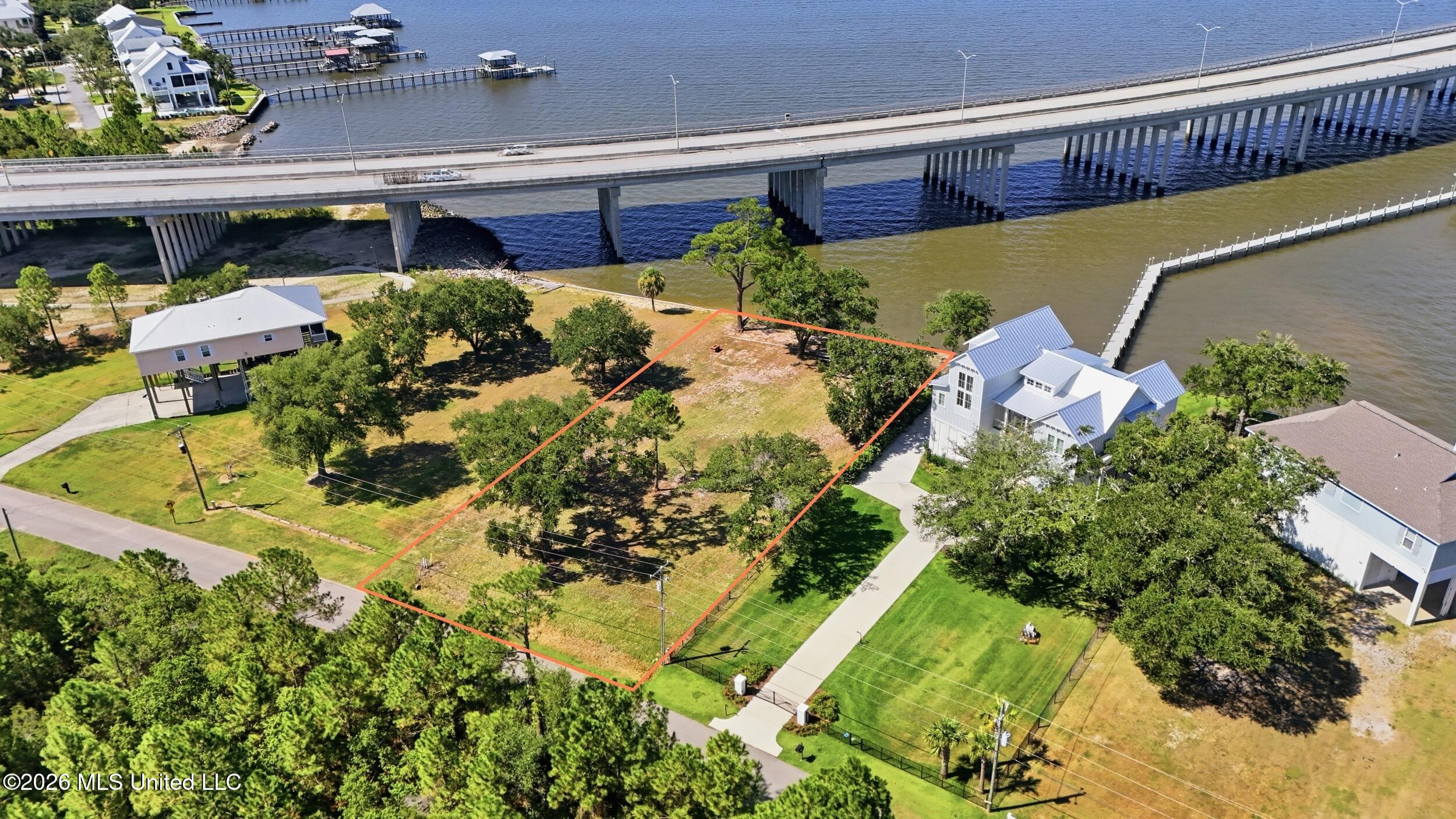 113 Sandy Hook Drive Property Photo 3
