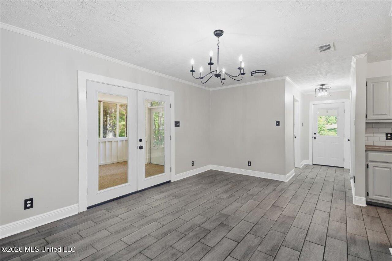 370 Lakeview Drive Property Photo 11