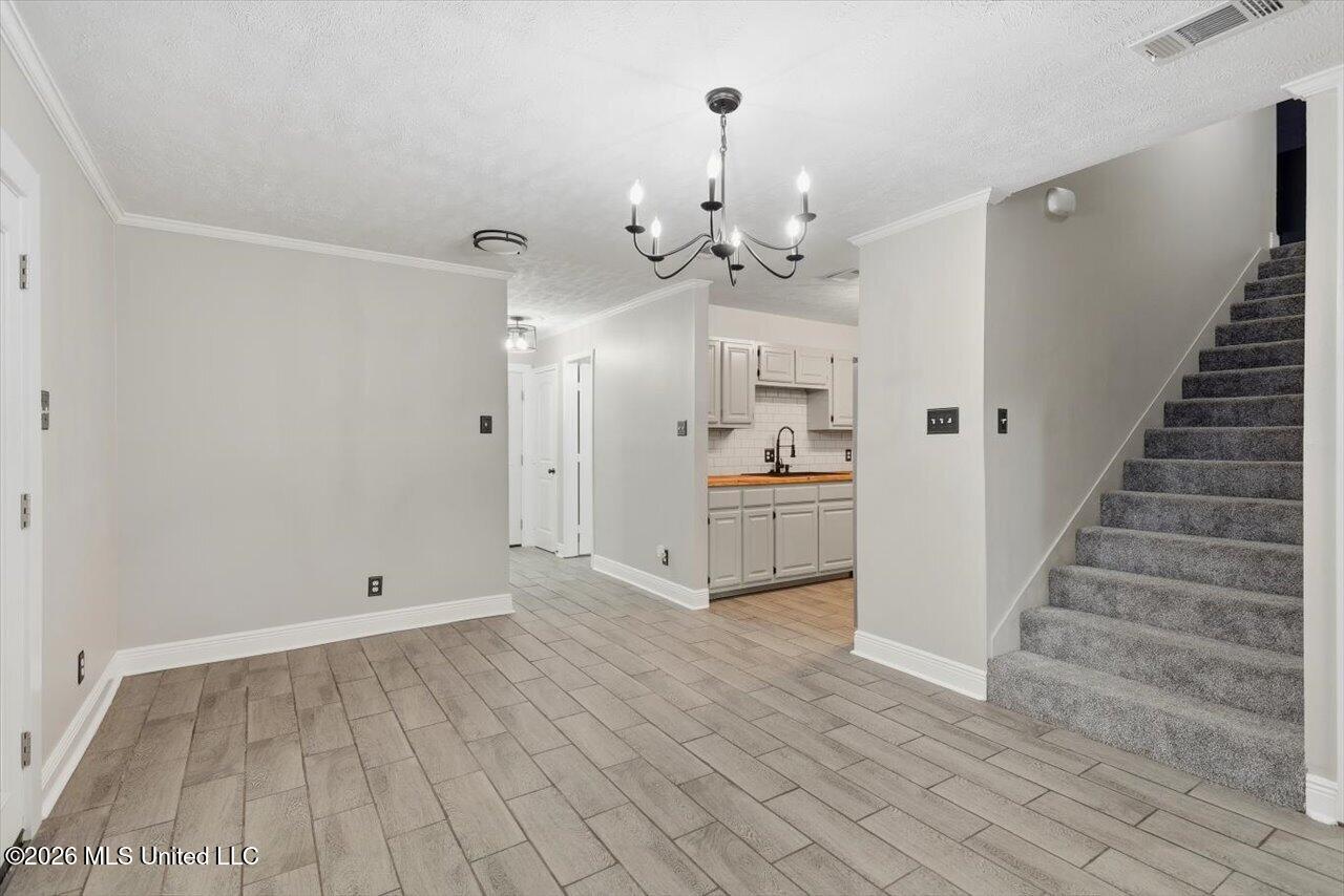 370 Lakeview Drive Property Photo 12
