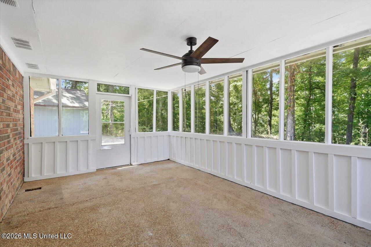 370 Lakeview Drive Property Photo 26
