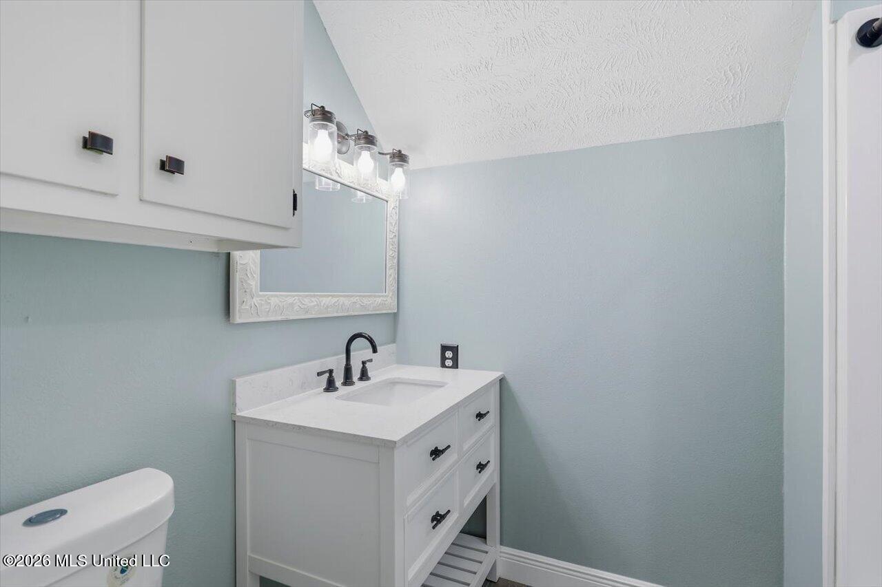 370 Lakeview Drive Property Photo 28