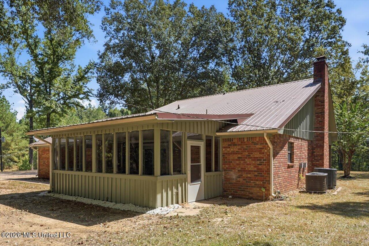 370 Lakeview Drive Property Photo 32