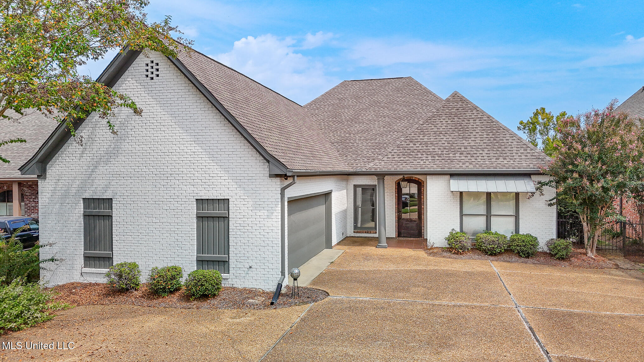 131 Southampton Circle Property Photo 1