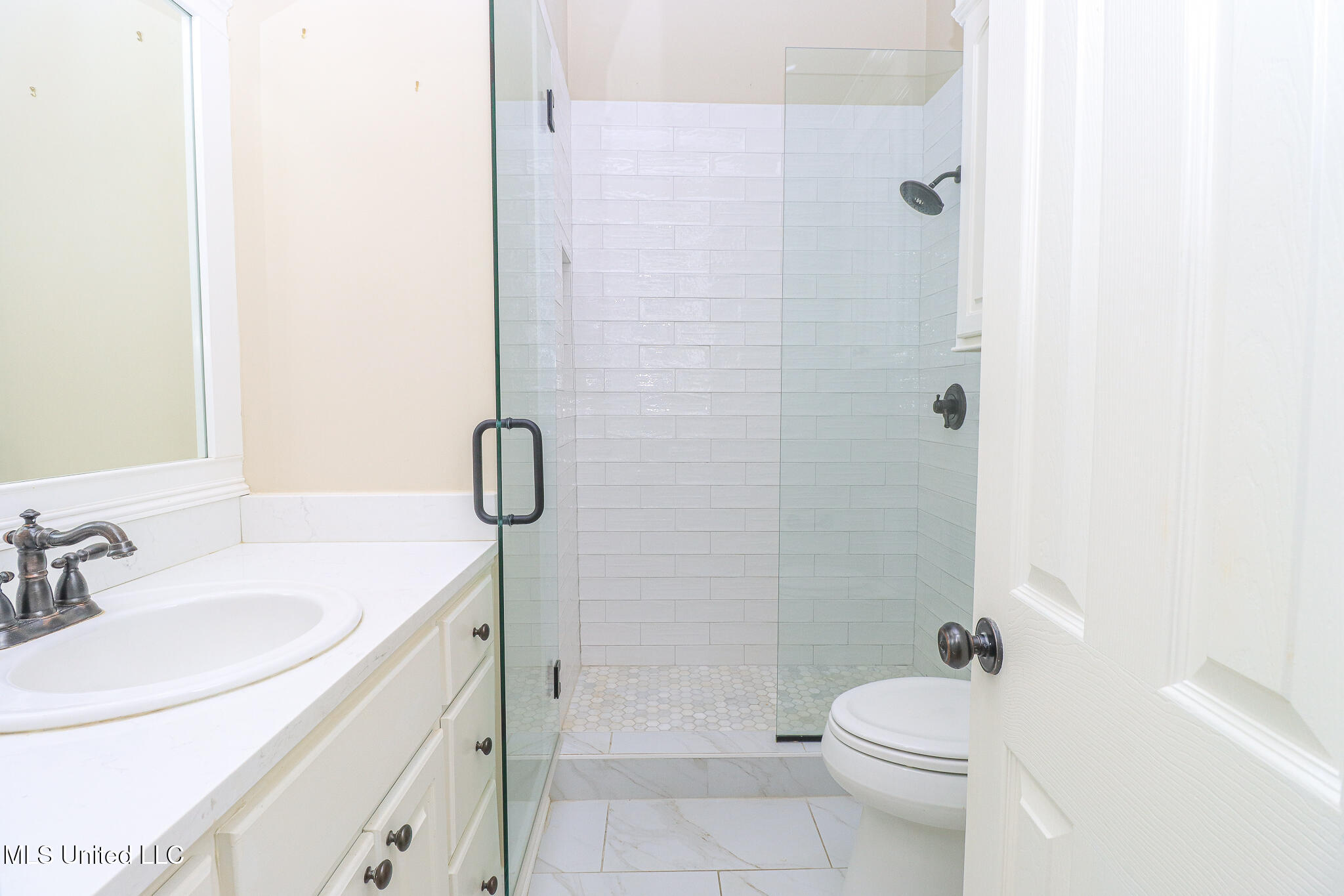 131 Southampton Circle Property Photo 16