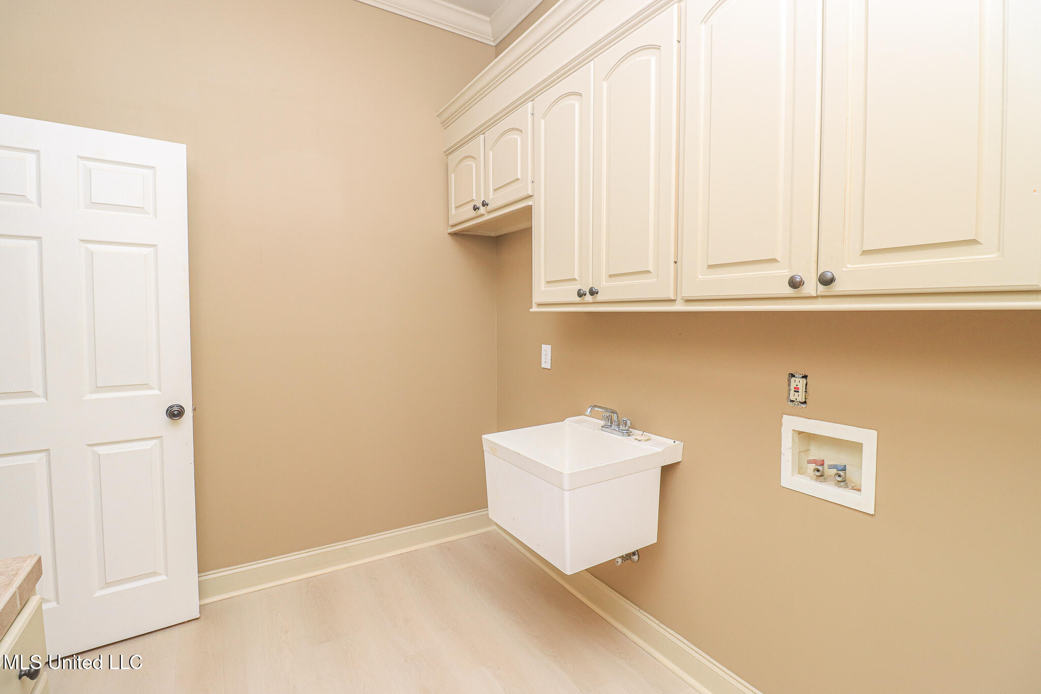 131 Southampton Circle Property Photo 32