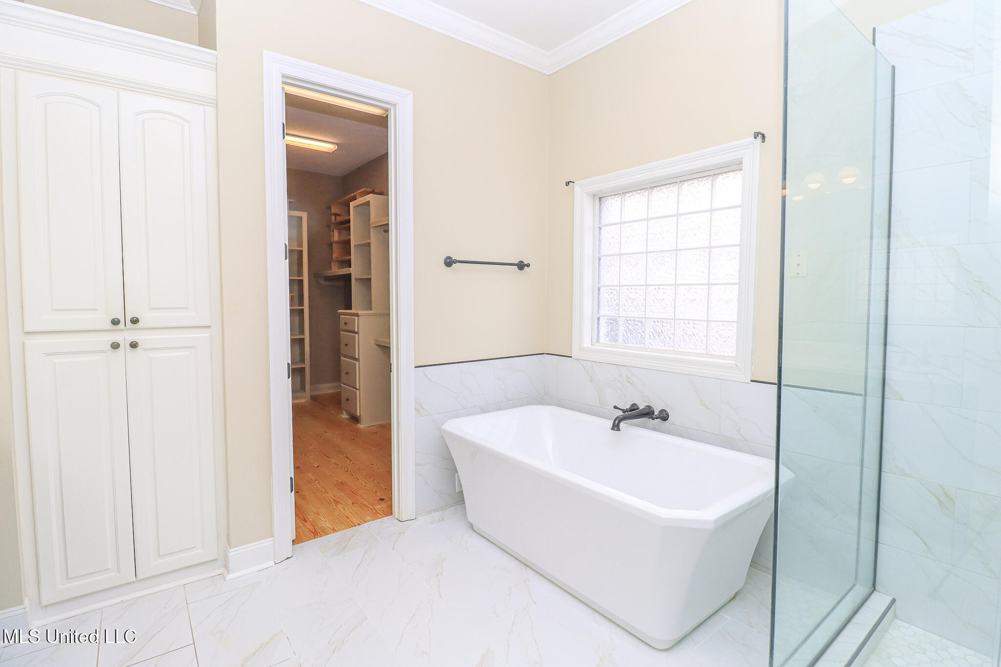 131 Southampton Circle Property Photo 38