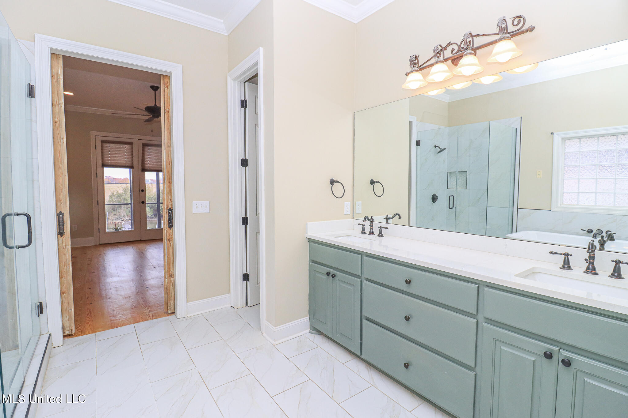 131 Southampton Circle Property Photo 39