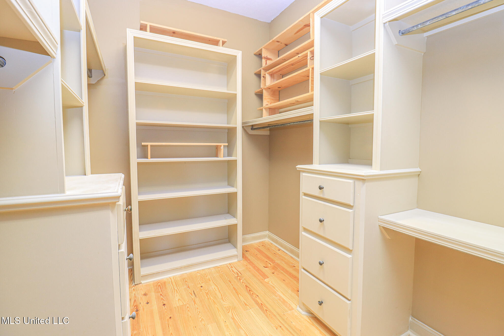 131 Southampton Circle Property Photo 41