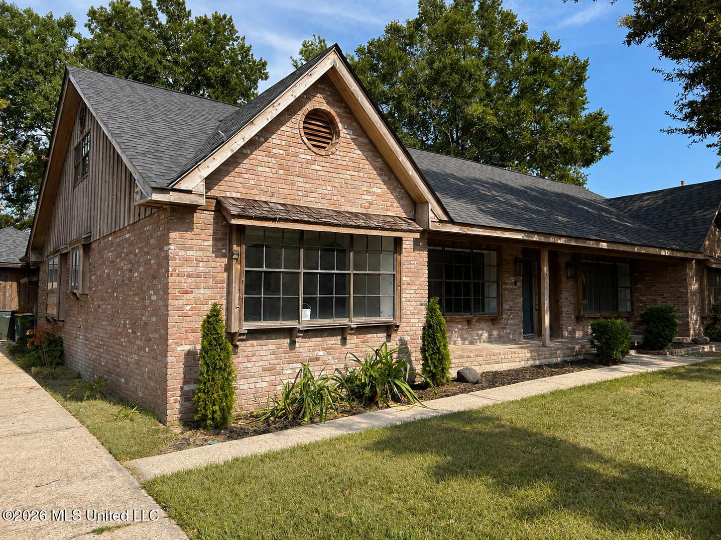 440 Linda Drive Property Photo 2
