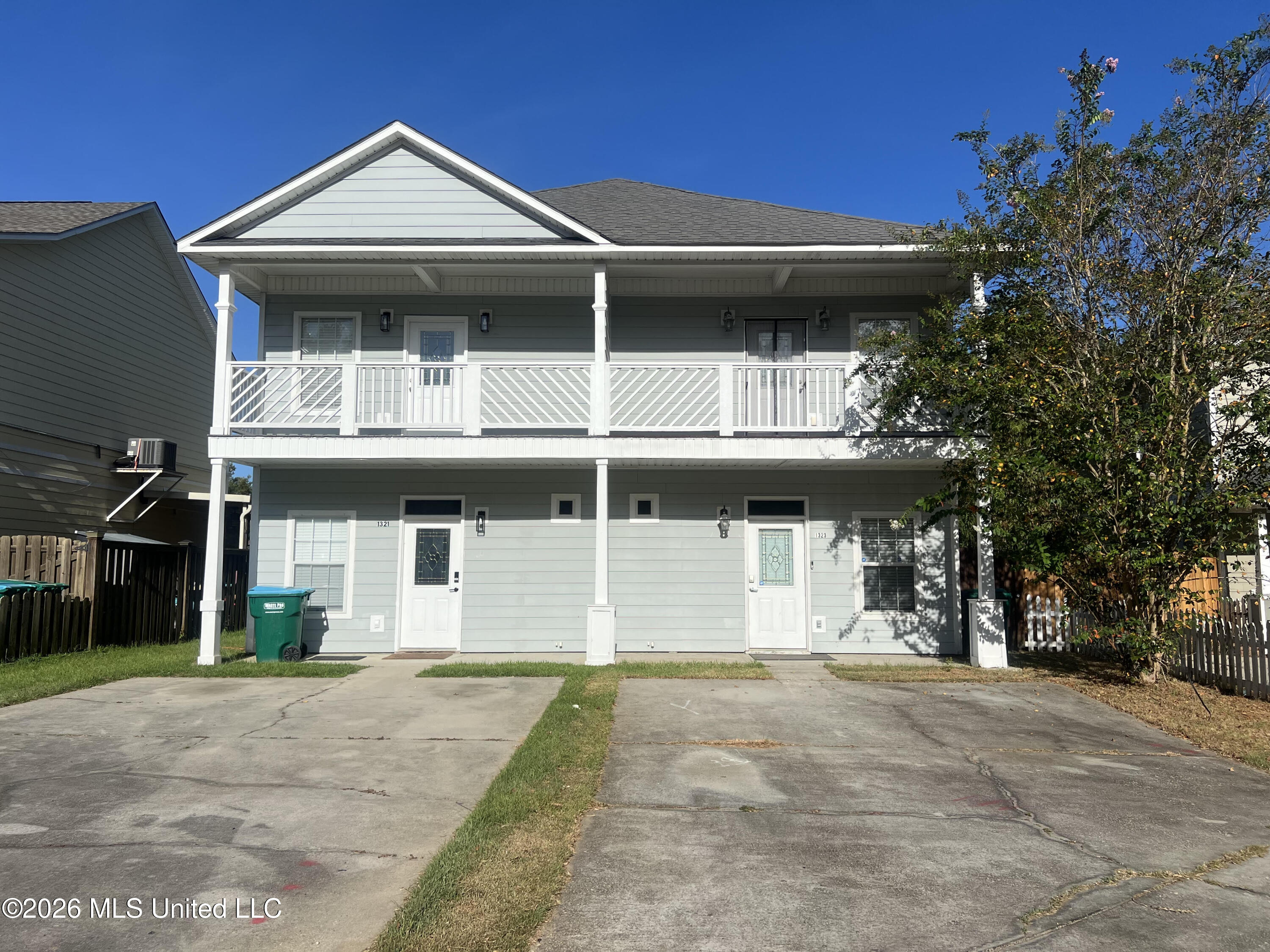 1323 Foxwood Place Property Photo 1