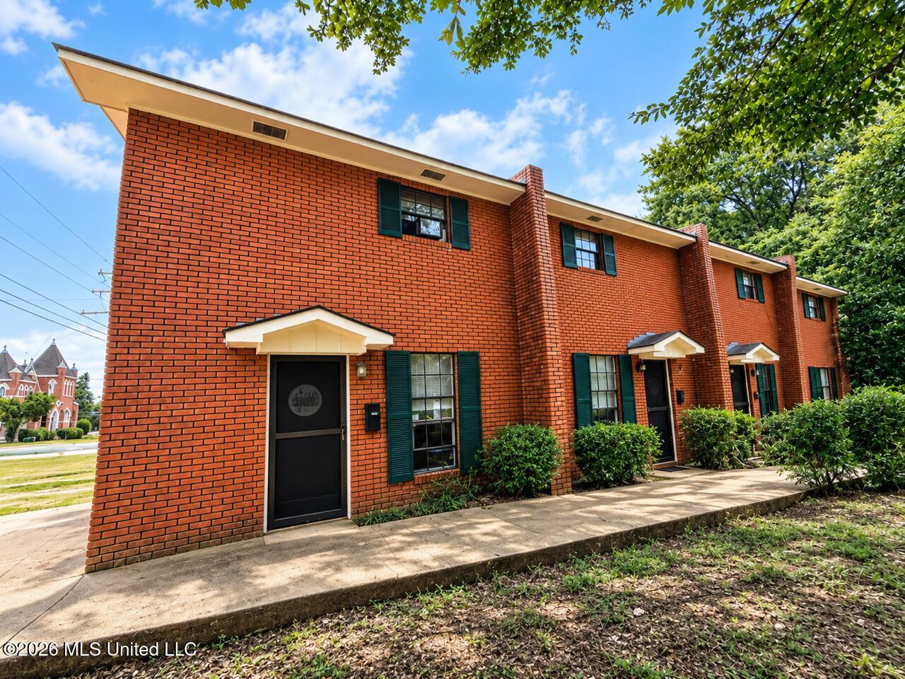 219 W Chickasaw Street Property Photo 1