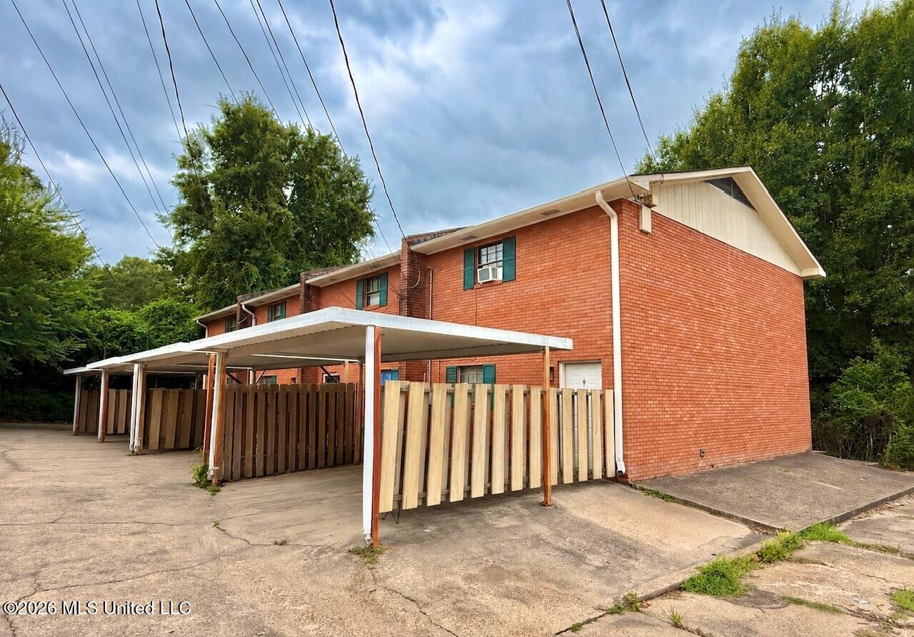 219 W Chickasaw Street Property Photo 5