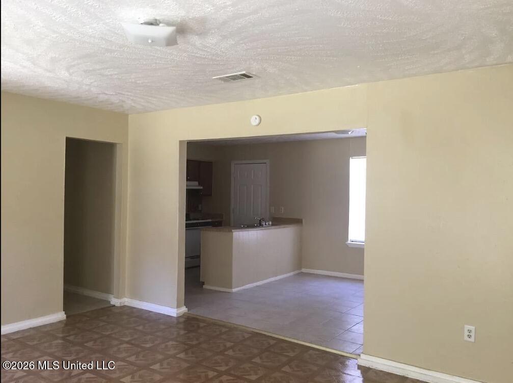 1520 Cedar Pine Drive Property Photo 3
