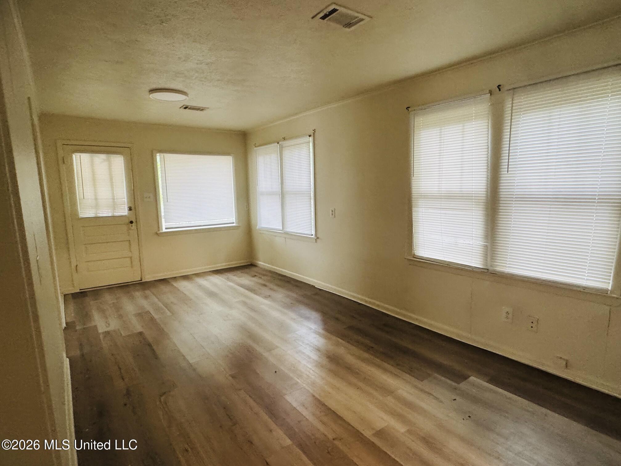 2406 17th Avenue Property Photo 2