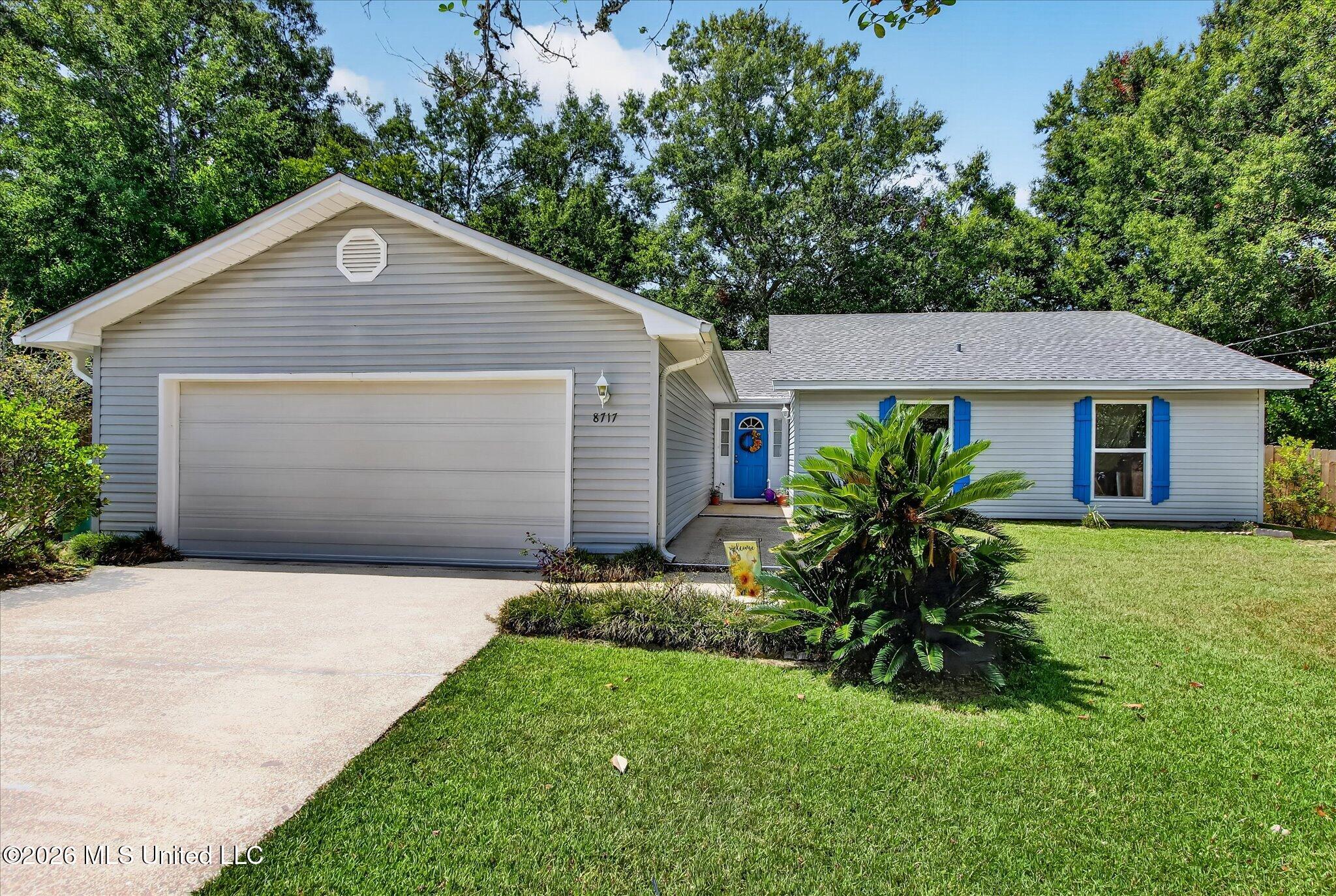 8717 Pine Ridge Boulevard Property Photo 2