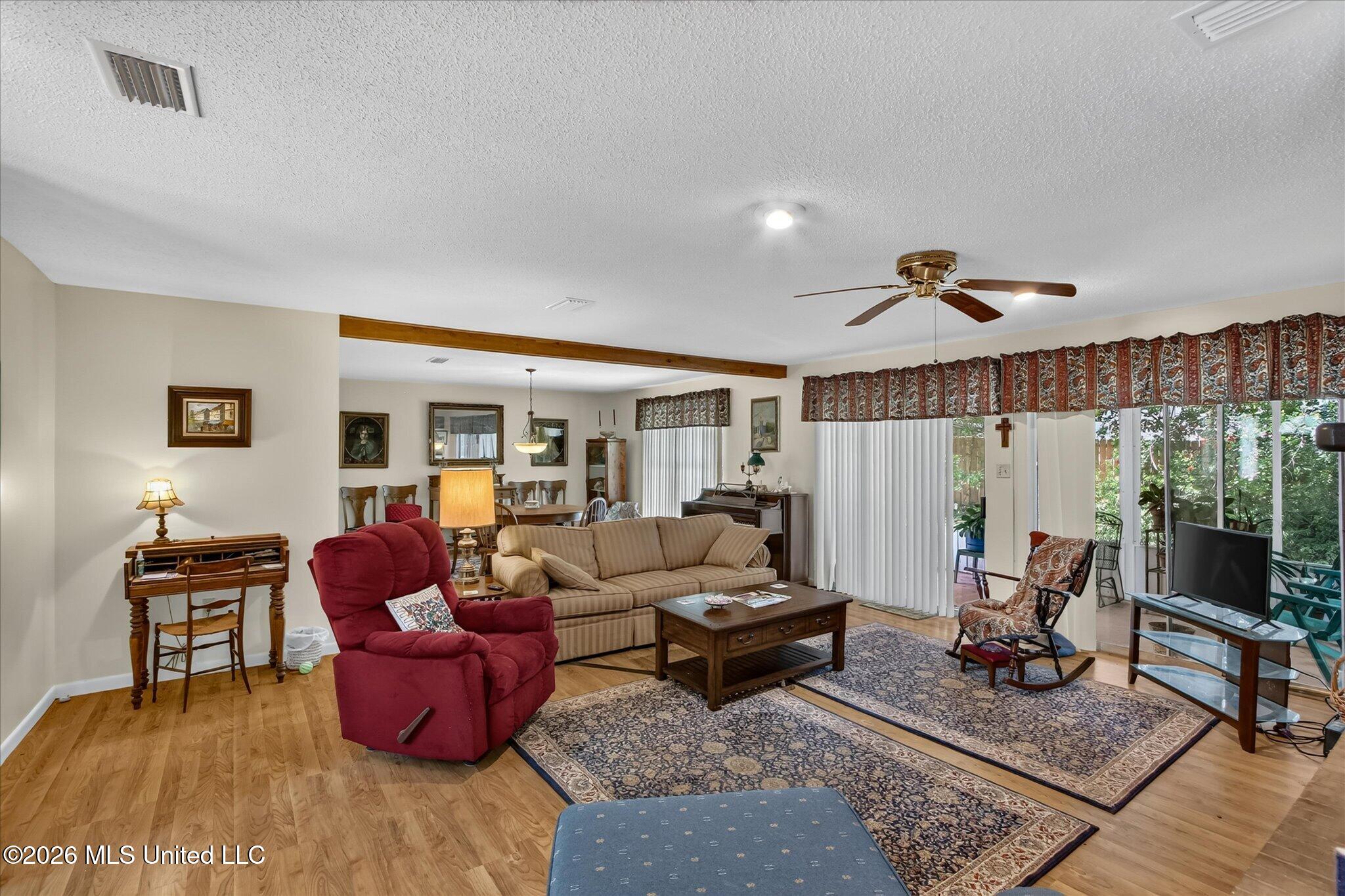 8717 Pine Ridge Boulevard Property Photo 6