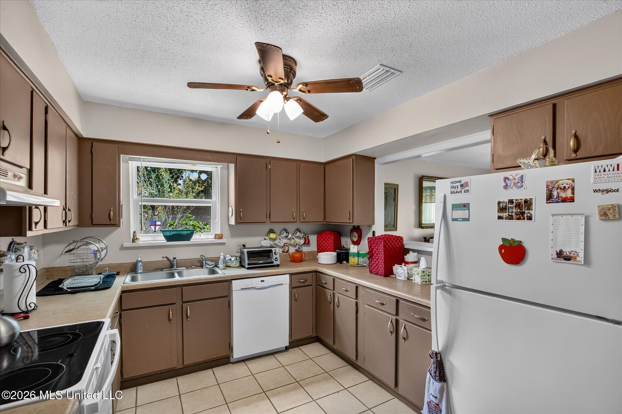8717 Pine Ridge Boulevard Property Photo 7