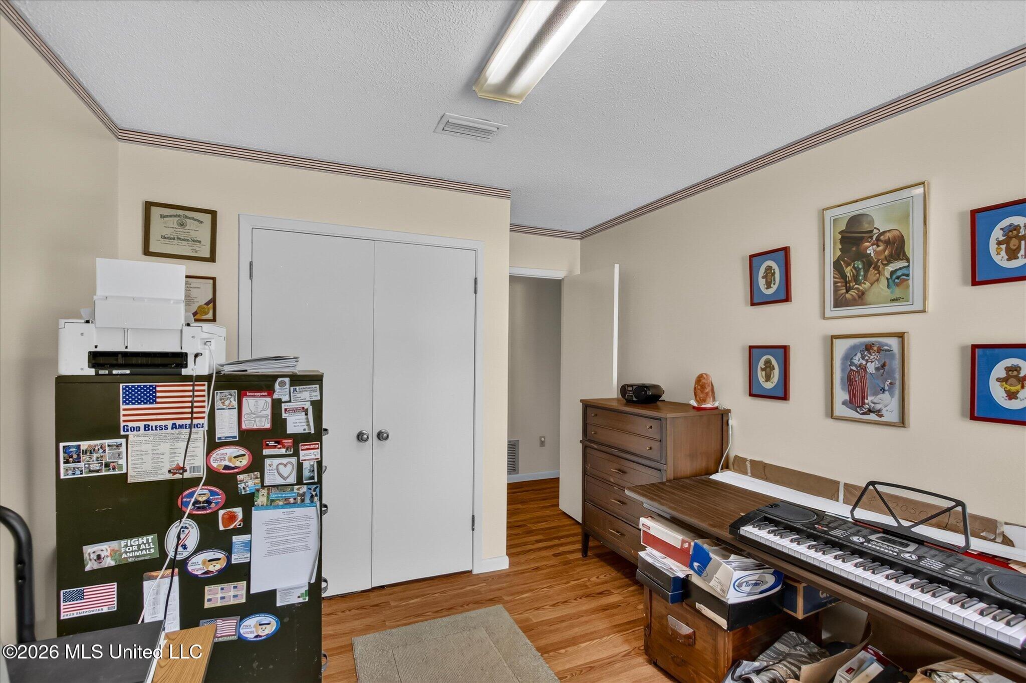 8717 Pine Ridge Boulevard Property Photo 10