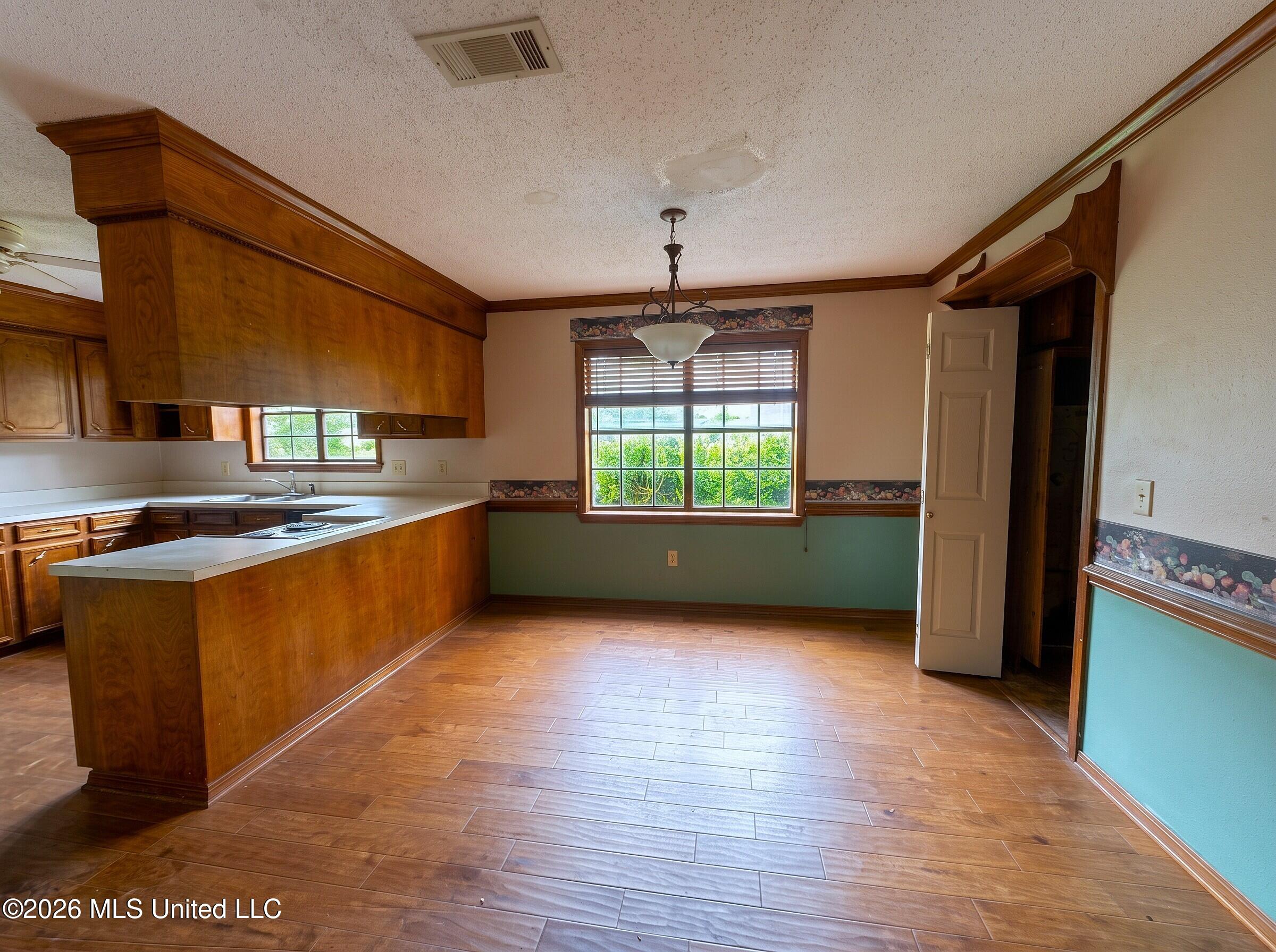 604 Bradford Drive Property Photo 4